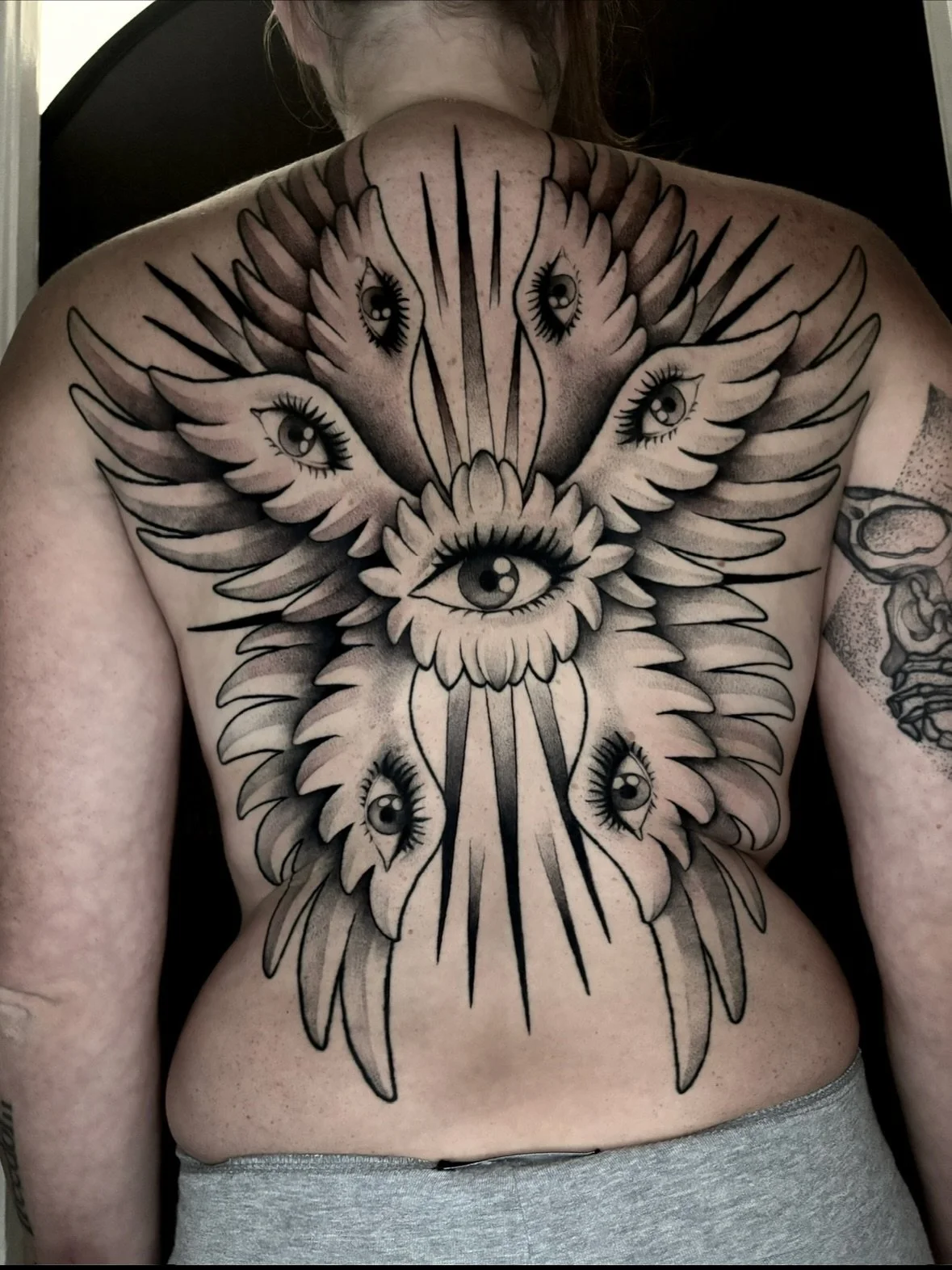 Somehow never posted this, however it&rsquo;s one of my all time fav projects!! Thanks Kaylee 🫶🏻
Done @9lives.tattoo