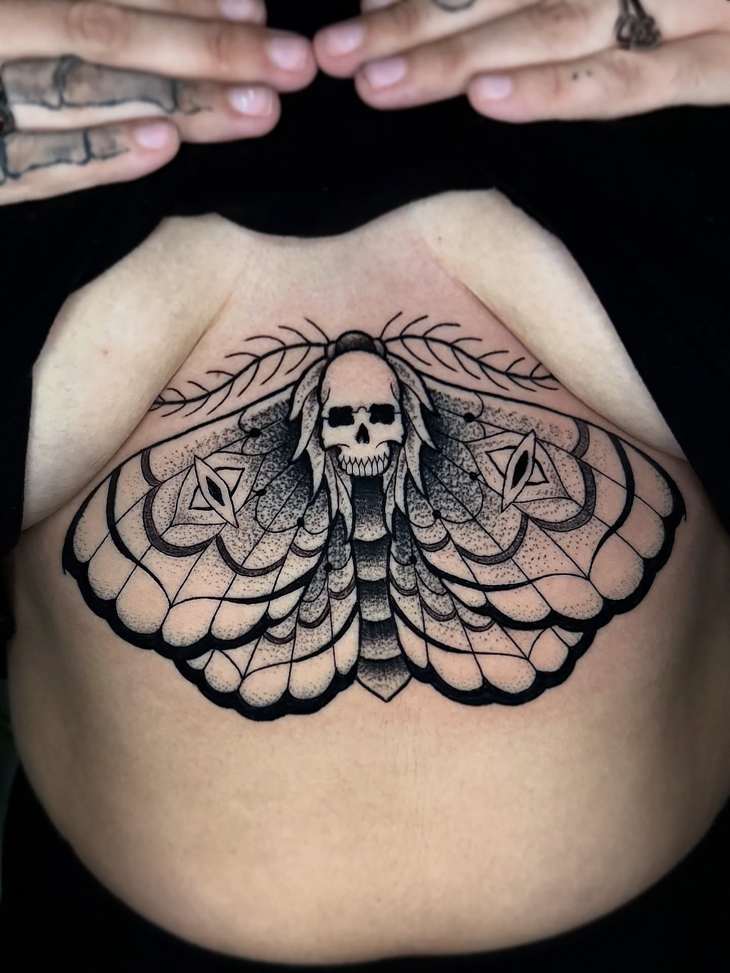 Death moth for @_.kays.tattoos 💀🦋
Thank you for letting me add to your collection!

#tattoo #tattoos #tattooartwork #tattooed #tattoodesigns #tattooflash #tattoostyle #tattooartistmagazine #tattoosnob #charlottetattooers #charlottetattooartists #ch