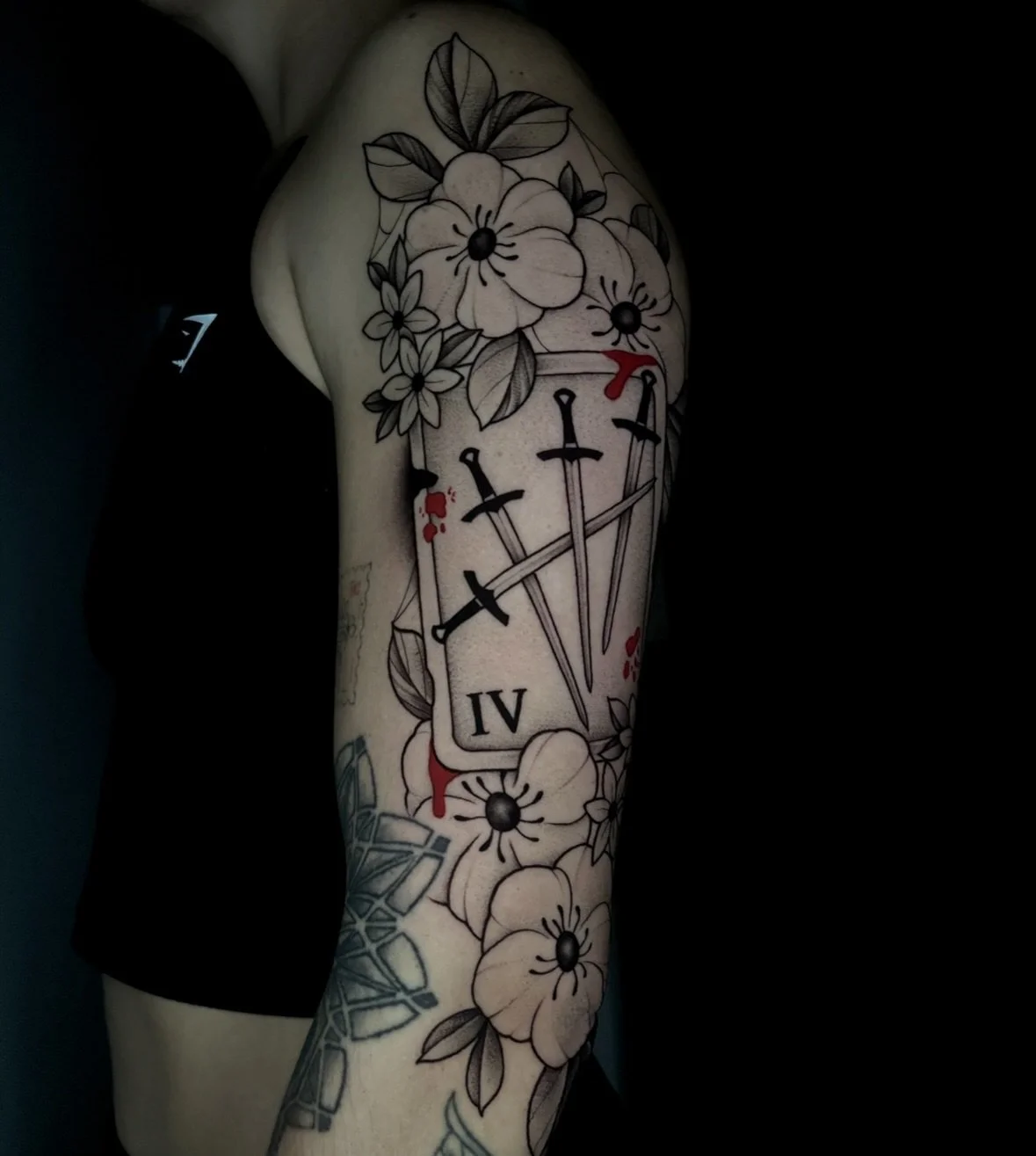 Four of swords ⚔️ 🌟
Done in one sesh!
@9lives.tattoo