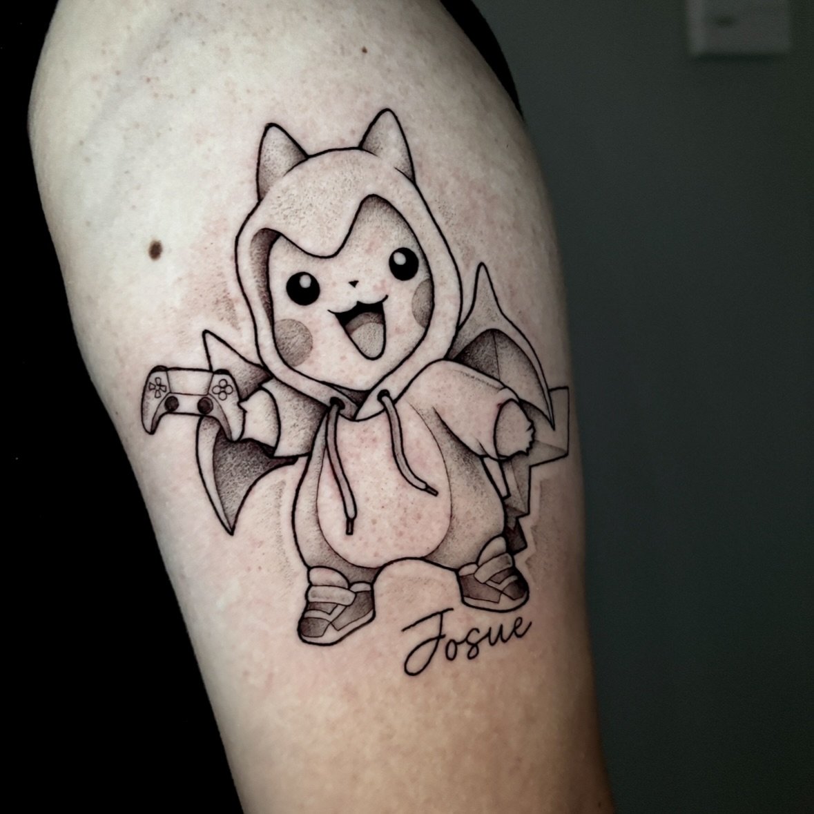 Pikachu with a charizard hoodie, for Jesus ⚡️⭐️
Done @9lives.tattoo