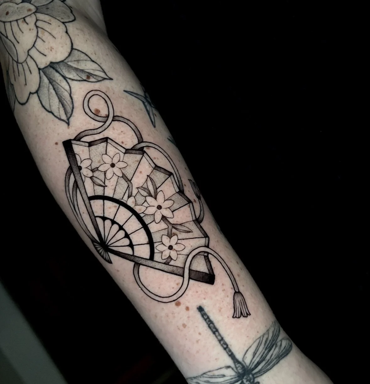 Fan filler for Alyson 🪭✨
Done @9lives.tattoo