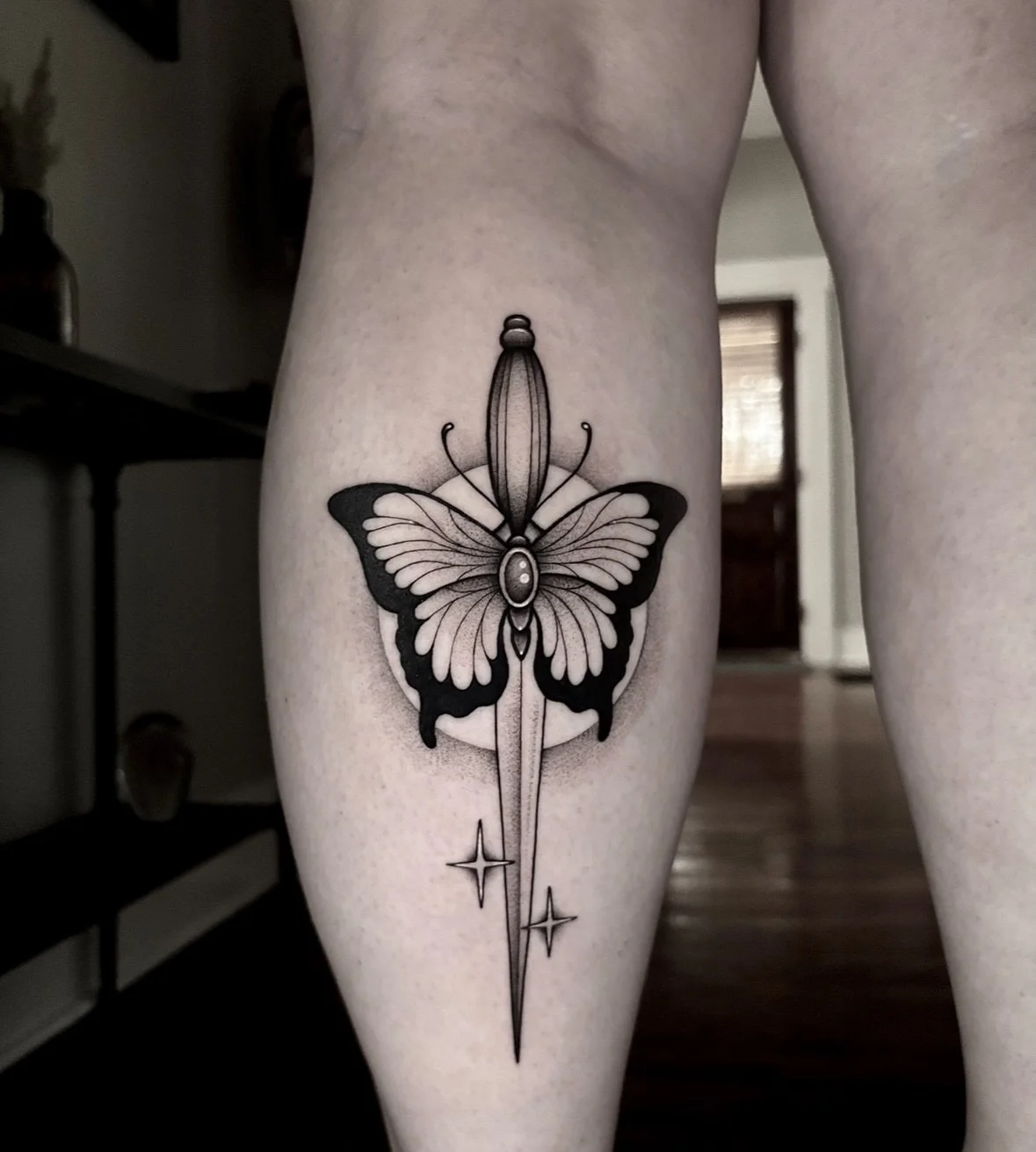 Alexis got this butterfly piece I designed forever ago! Such a fun project 🤍
Done @9lives.tattoo 
#tattoo #charlotte #charlottetattoo #butterfly #butterflytattoo