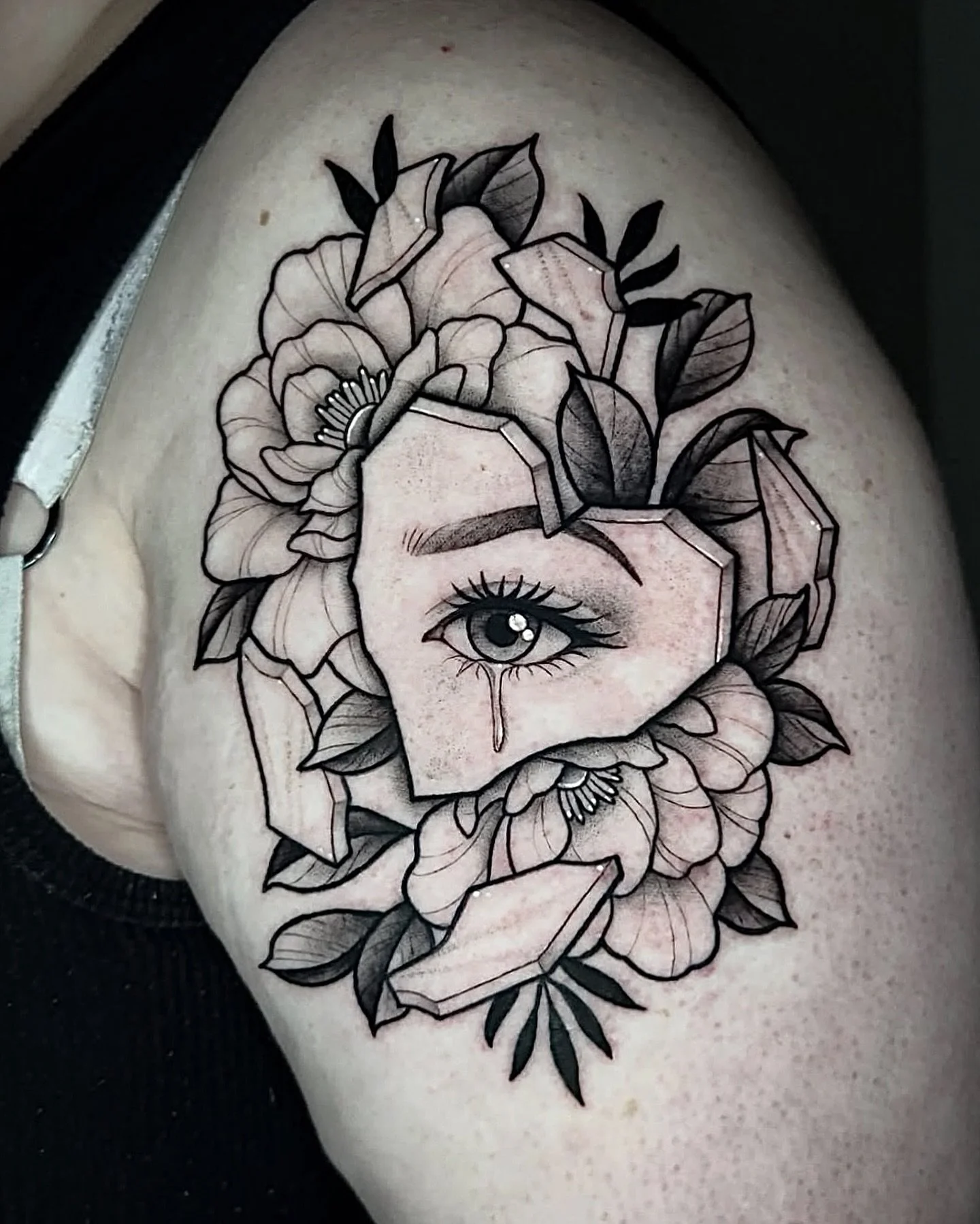 By @tattoosbysavannah 
9livestattoonc.com to book✨

#tattoo #tattooed #tattooart #tattooist #tattooideas #tattooartist #tattooflash #tattoomodel #tattoostyle #tattoodesign #blackandgreytattoo #finelinetattoo #tattoodesign #charlottenc #charlottetatto