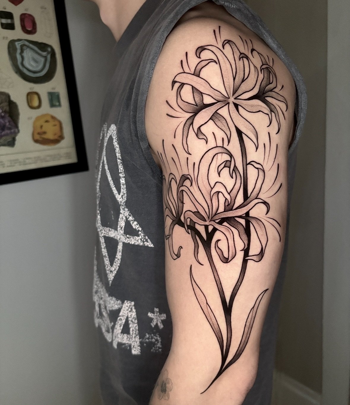 Spider lilies made to fit Soren&rsquo;s arm ⭐️🤍
Done @9lives.tattoo 
#tattoo #tattoos #nctattoo #charlottetattoo #charlottetattooers