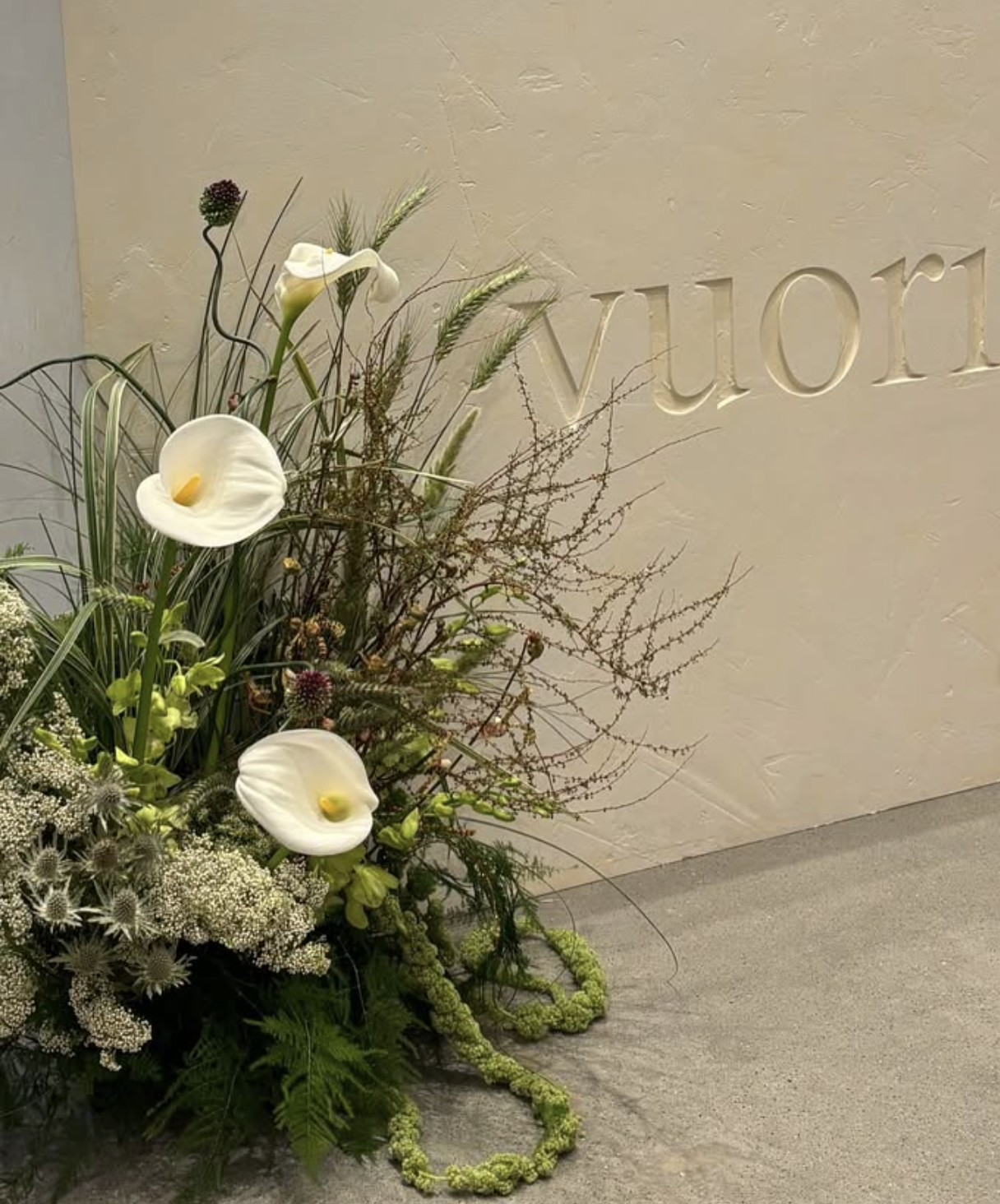 3 Rectangular Vase Arrangements for Delivery (4/17)