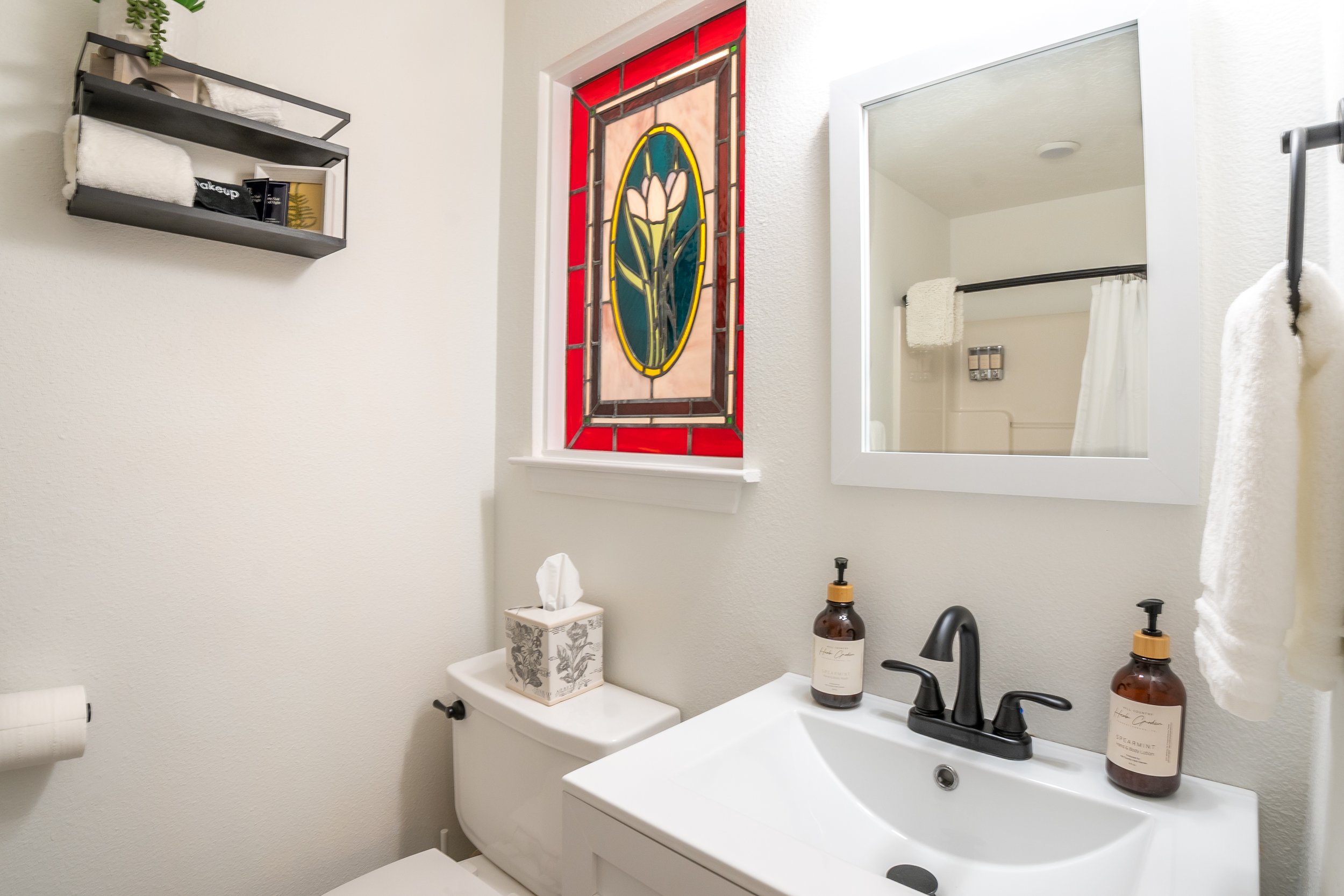 Cozy bathroom for family getaway in Fredericksburg, Texas