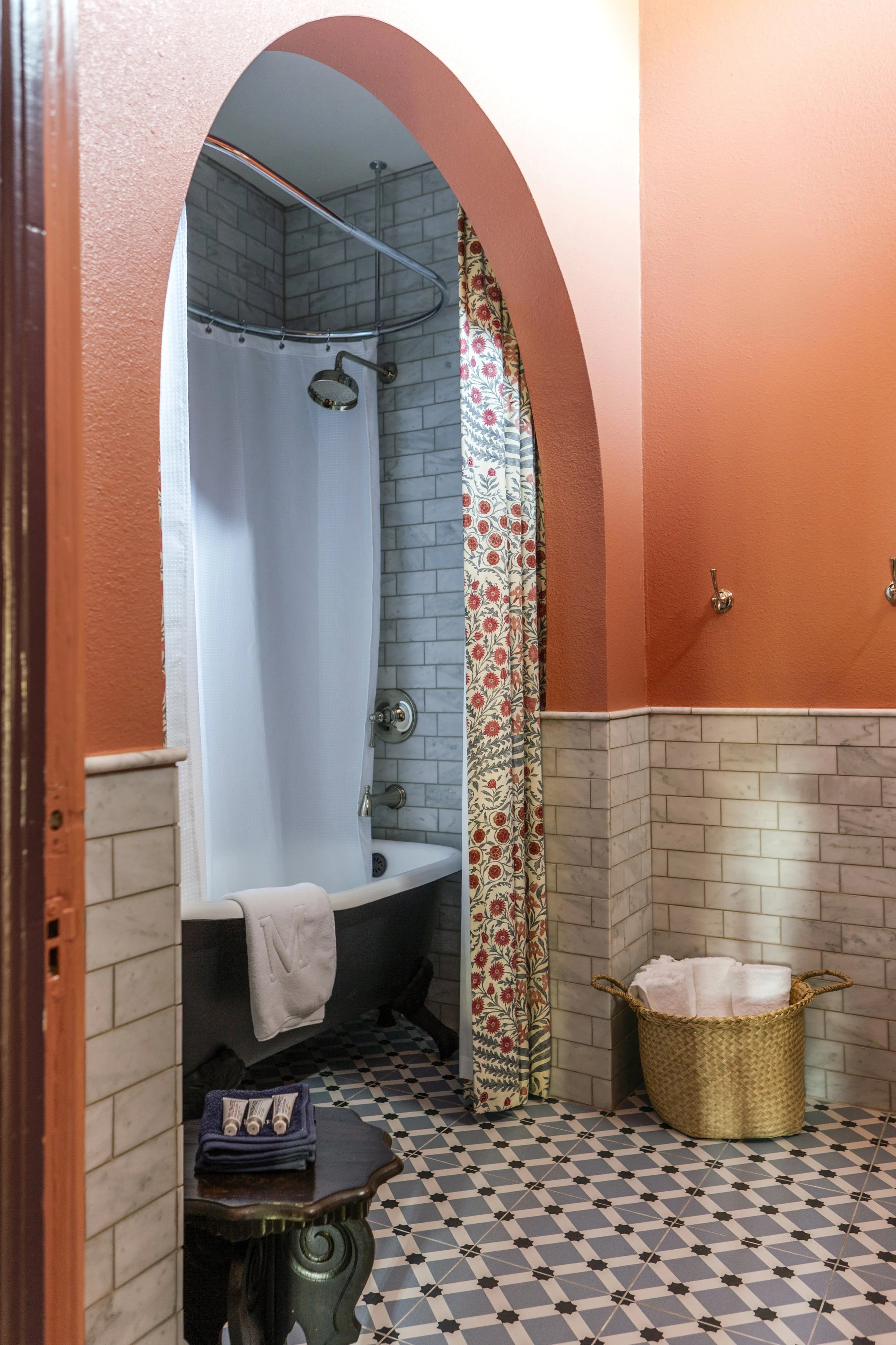 Unique an historic mansion getaway in Fredericksburg, Texas