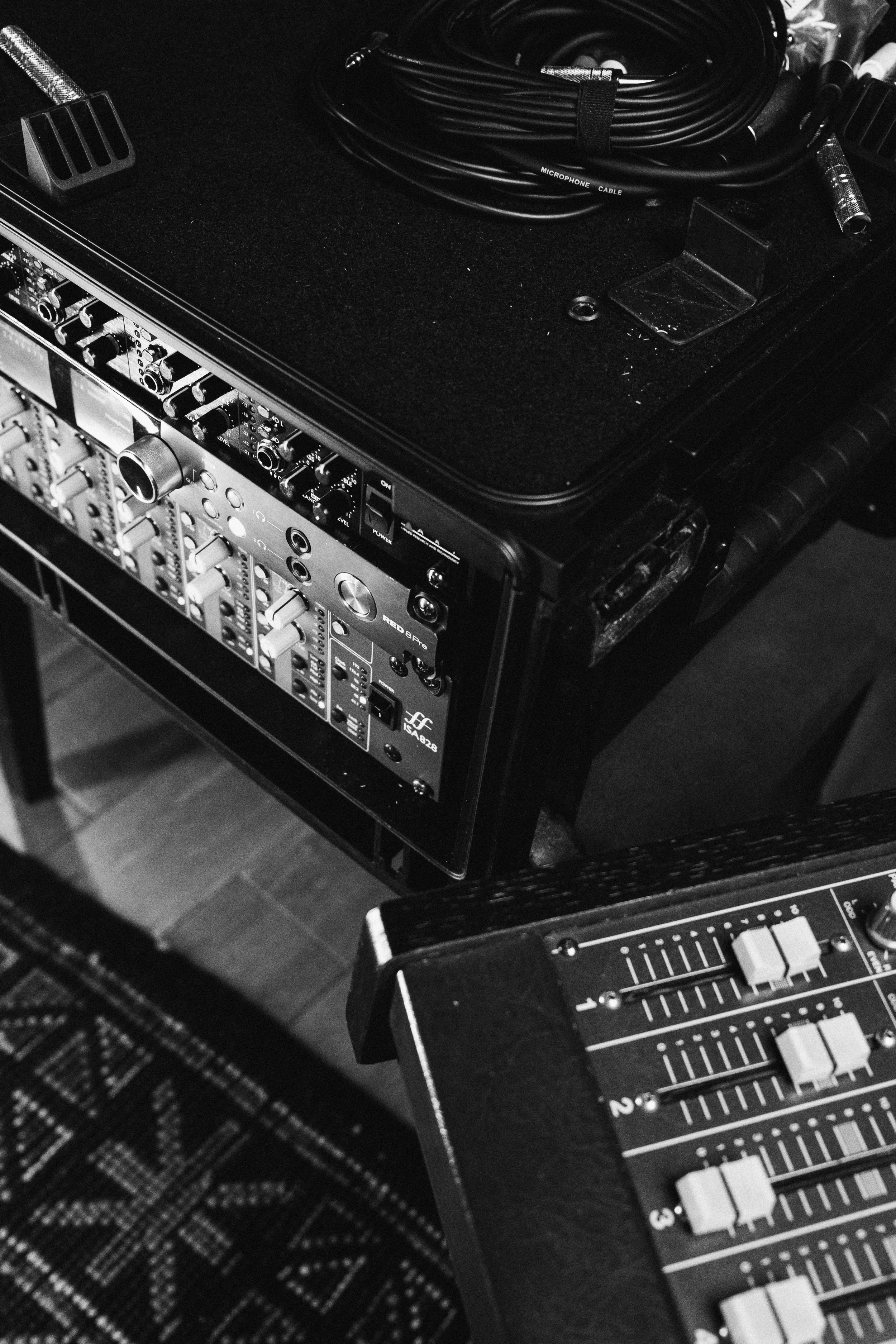 Ricky Damian's travelling rack with ISA 828 mkII mic preamps