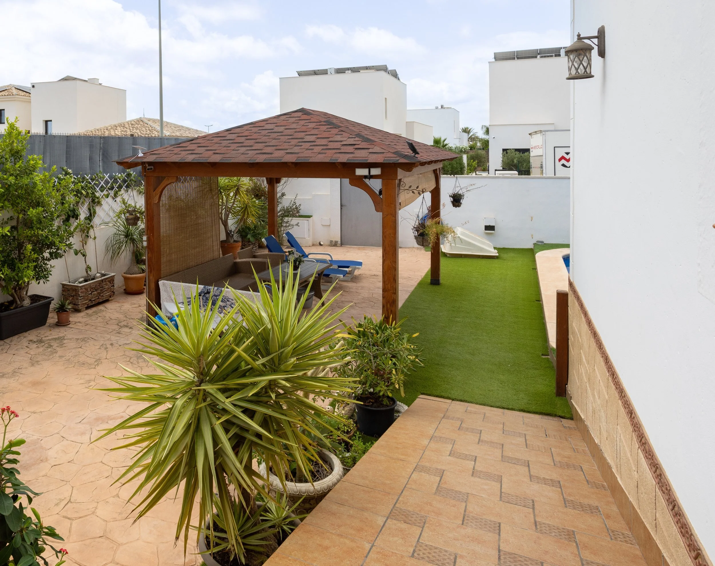 3 Ways Artificial Turf Can Increase Your Home’s Value