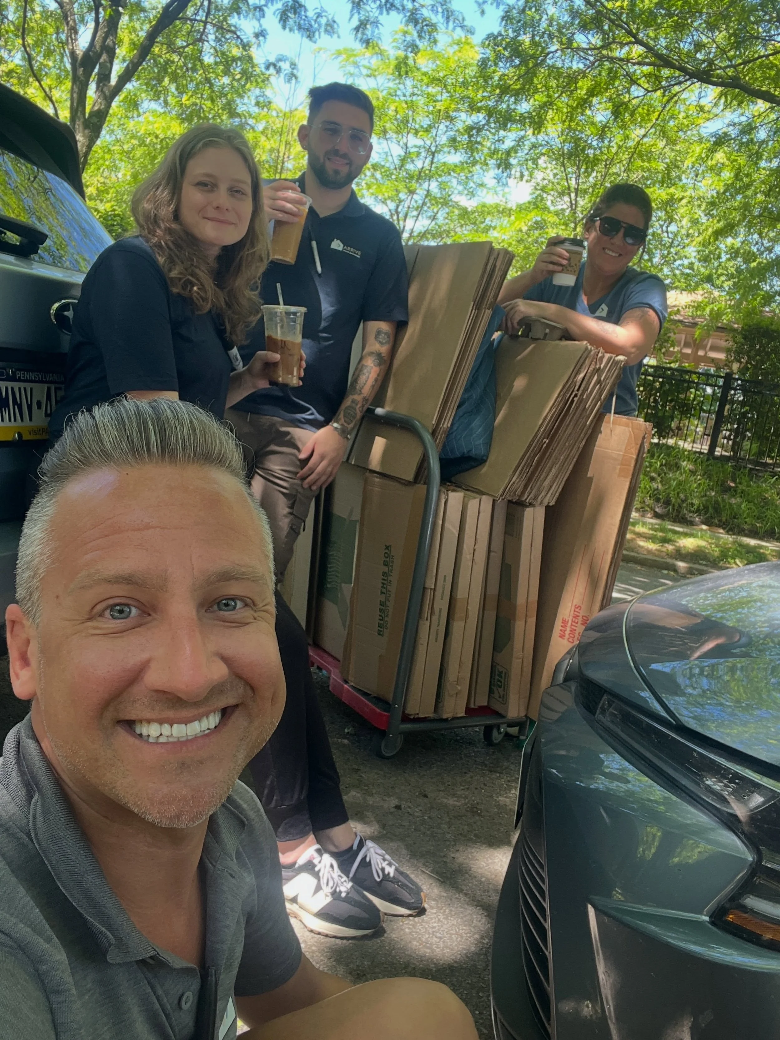 And now for coffee(s) and more boxes &hellip; 📦 💪☕️☀️

#seniormovemanagers #arrivemovemanagers #seniordownsizing