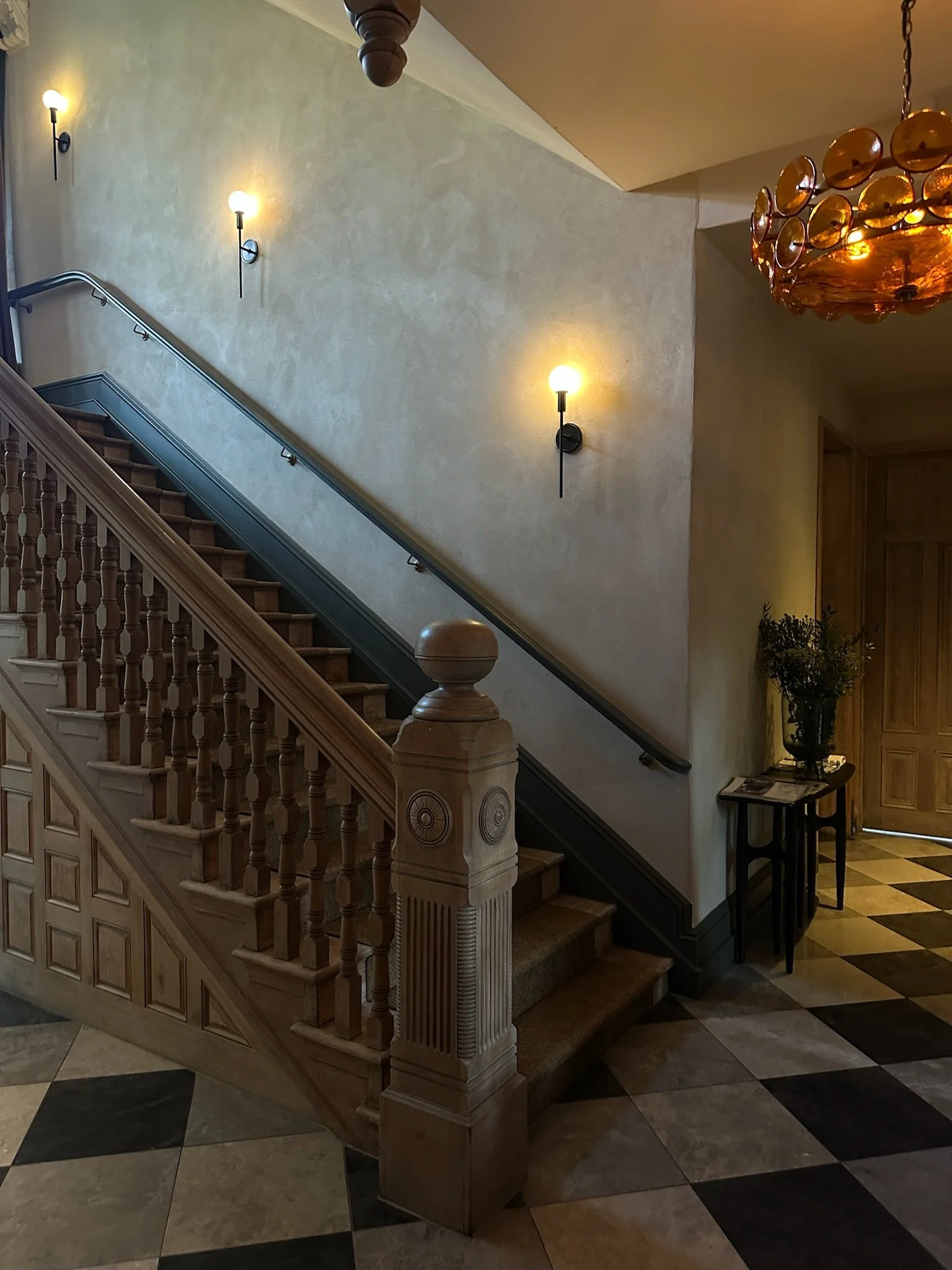 anna + bel hotel | the lobby