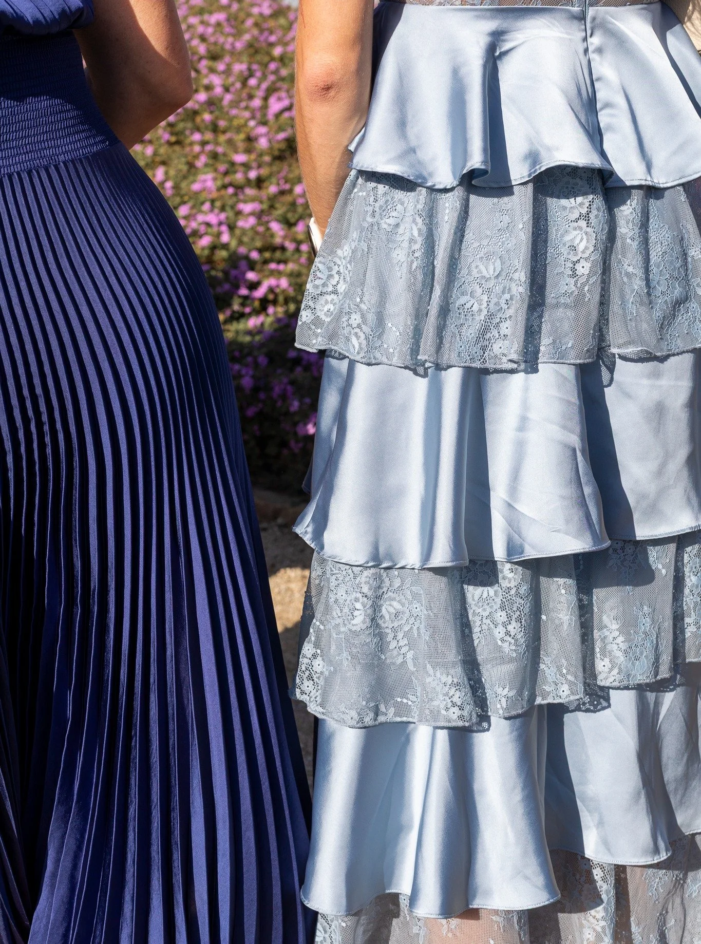 A coastal-inspired palette set against a private winery estate. Congratulations to this lovely and energetic couple!