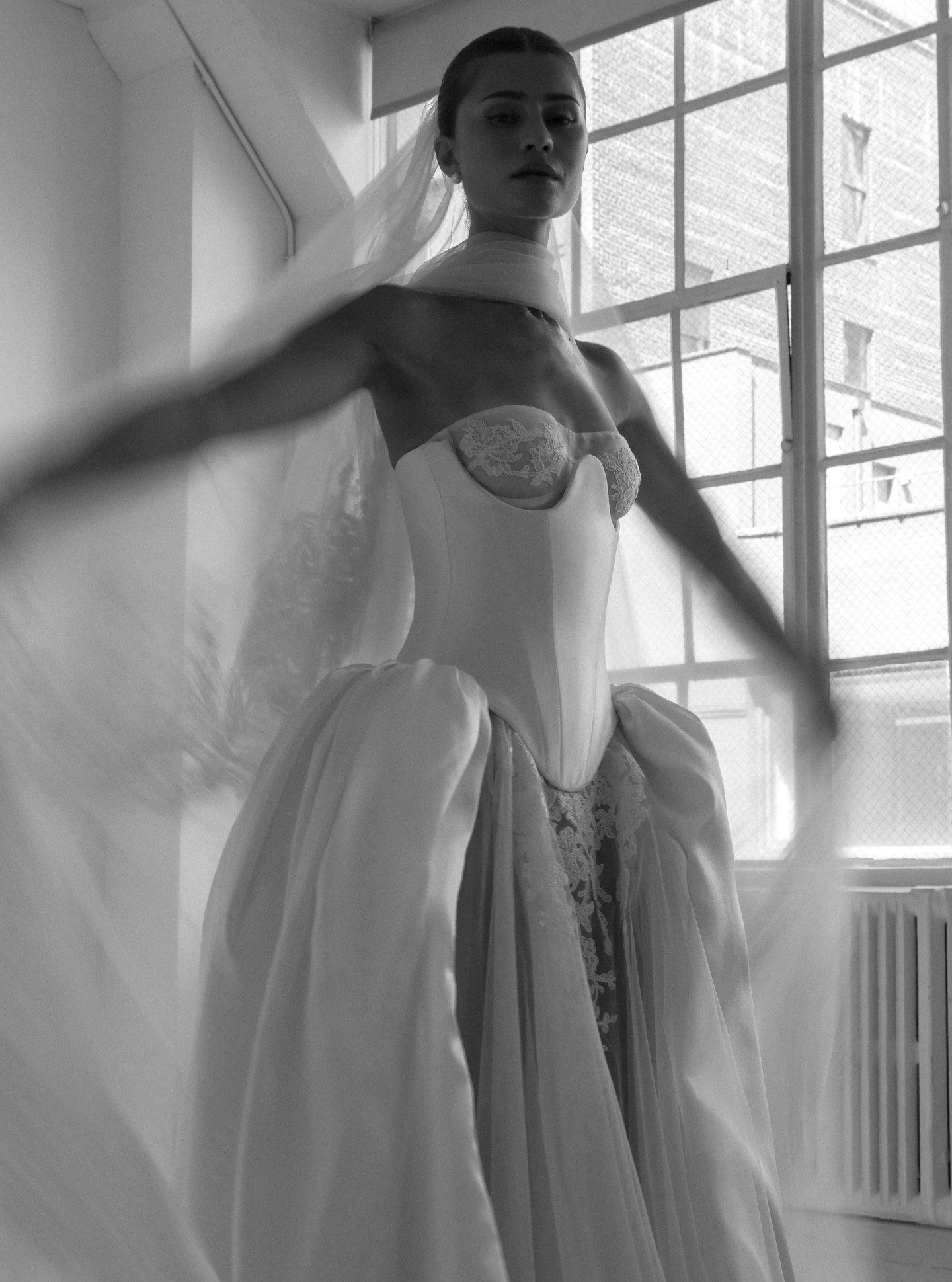 ATELIER HOLMES - Antique R&ecirc;verie by EDEN AHARON SS27&rsquo;

#nybfw #atelierholmes #weddingphotography #edenaharon