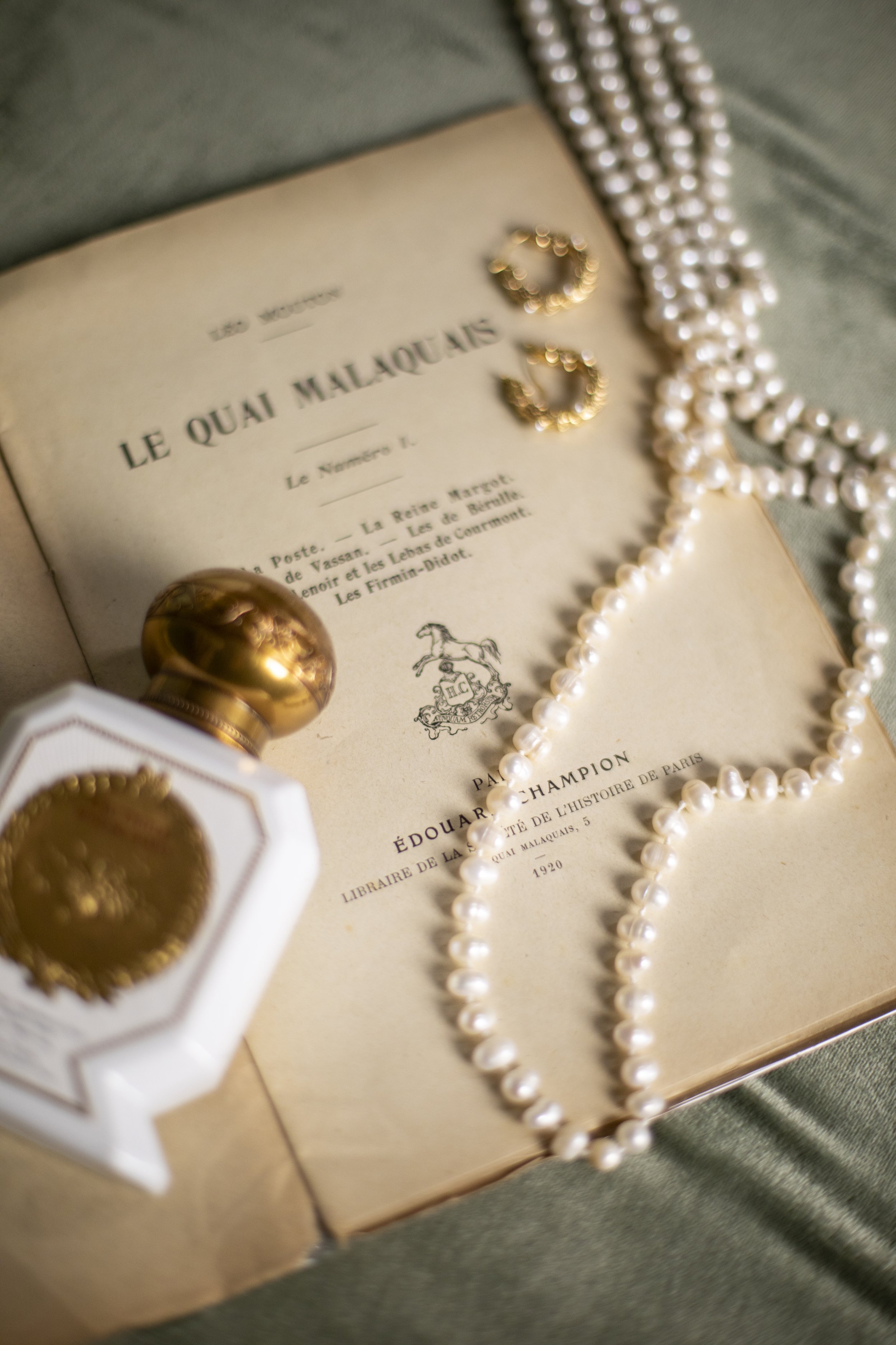 bridAL DETails - layflat wedding photogrPHY