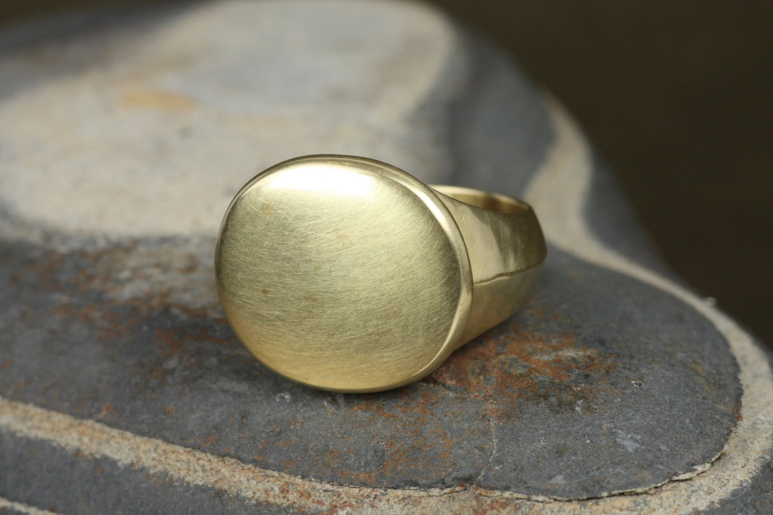 Tapered Signet Ring – 22K Gold