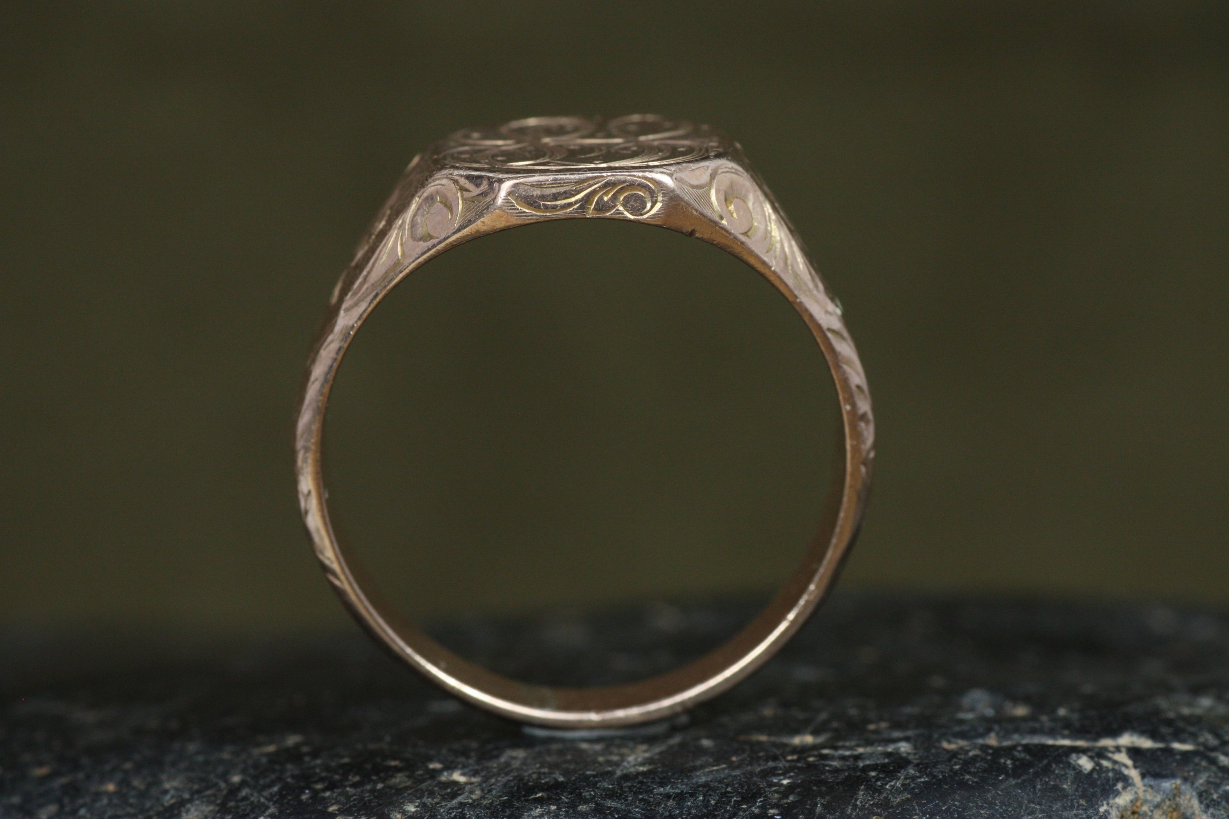 engraved-gold-signet-ring-8.JPG