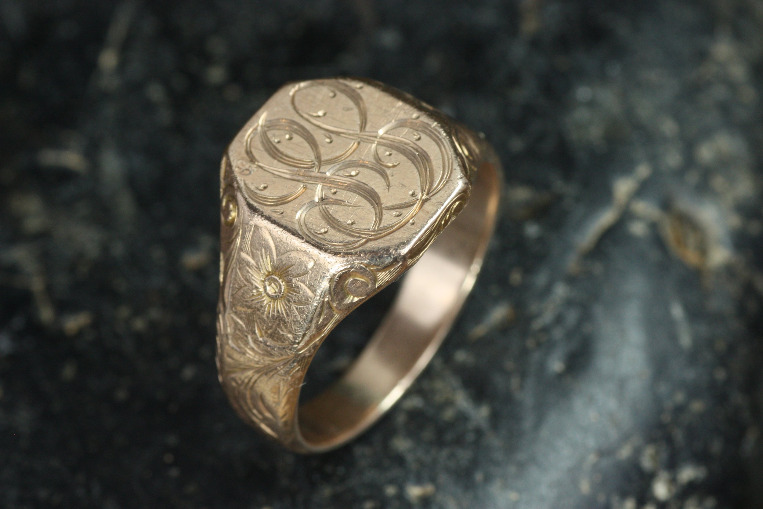 engraved-gold-signet-ring-10.JPG