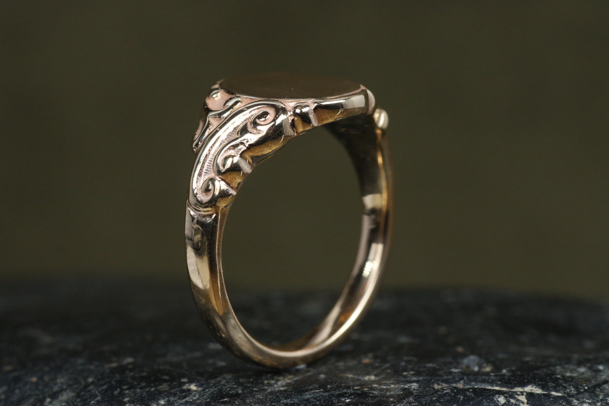 ornate signet ring 4.JPG