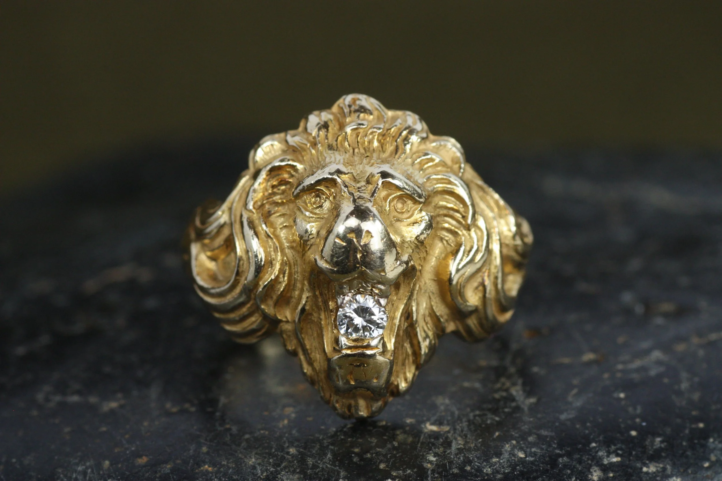 Antique Lion Ring with Diamond