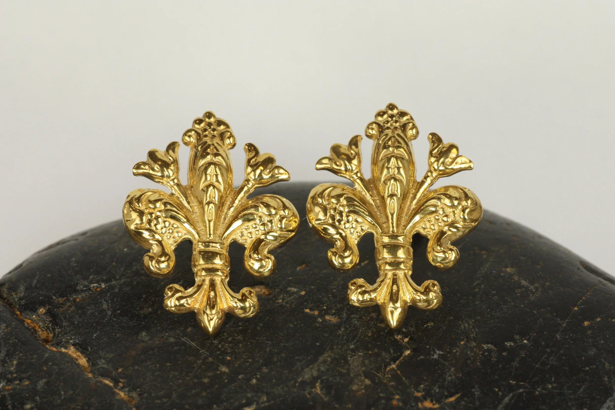 Fleur de Lis Gold Earrings