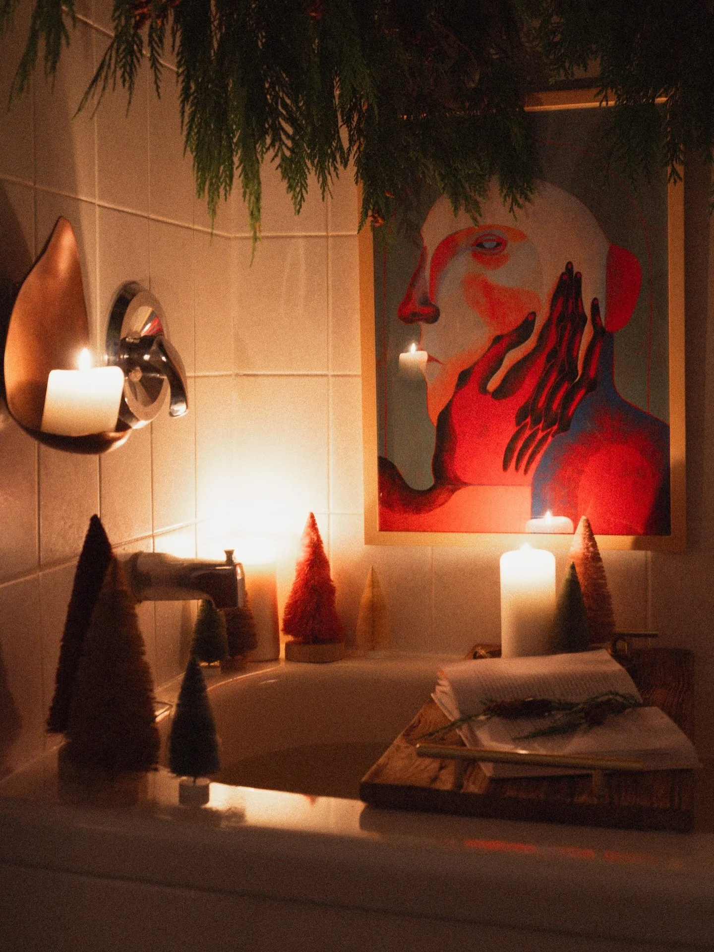 In the mood to relax &amp; rest 🫧✨📖🕯️

#bathstyle#stylishbaths#creativebathing#bathdreams#creativebath