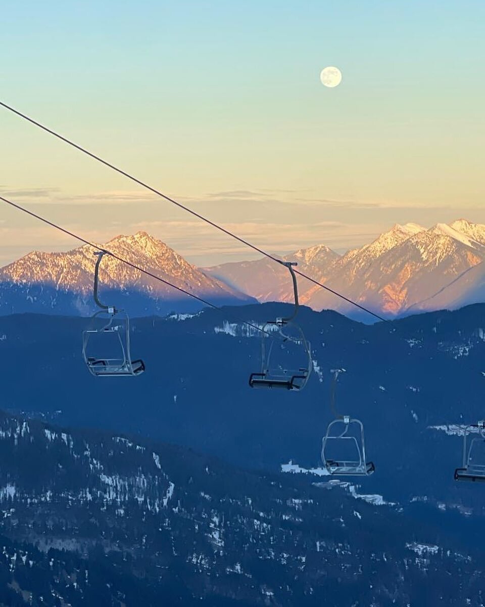 Wochenende
Neuschnee&amp;Sonnenschein 
.
.
.
.

#tirol #hotel #lermooser #winter #lermoos #schnee #tirolerzugspitzarena #zugspitze #berge #lovetirol #visittirol #tirolerberge #mountains #mountainholidays #visitaustria #g&auml;stehaus #skifahren #grub