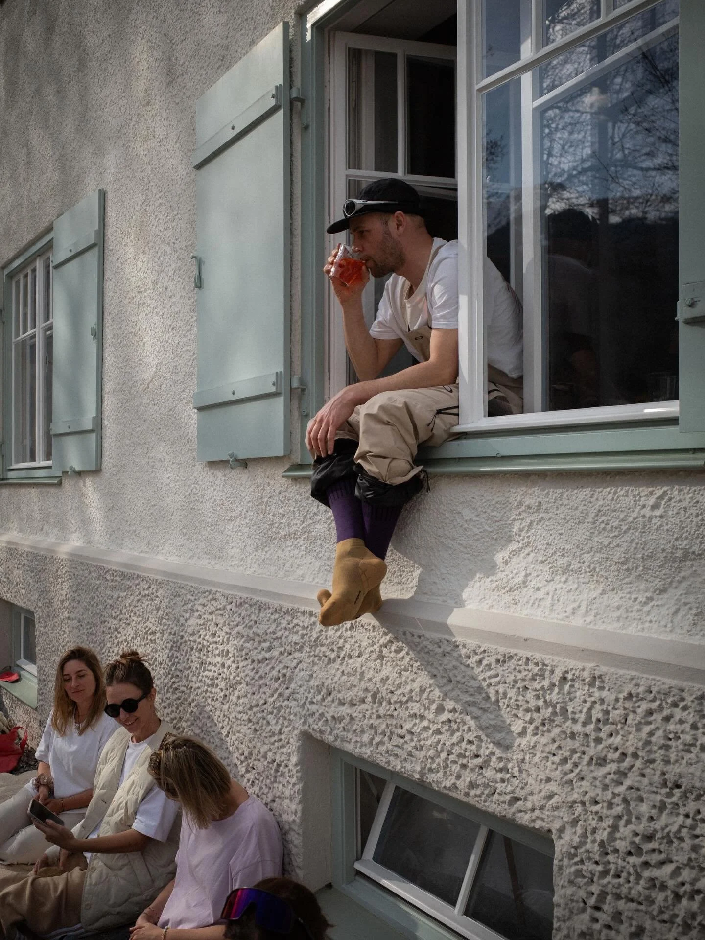 Ein ganzes Haus. Nur für euch.

Ob Geburtstag, Radwochenende, Yogaretreat oder eine kleine Hochzeit in den Bergen – der LERMOOSER kann nur für euch als Ganzes gemietet werden.

28 Betten, eine Panoramaterrasse, eine voll ausgestattete