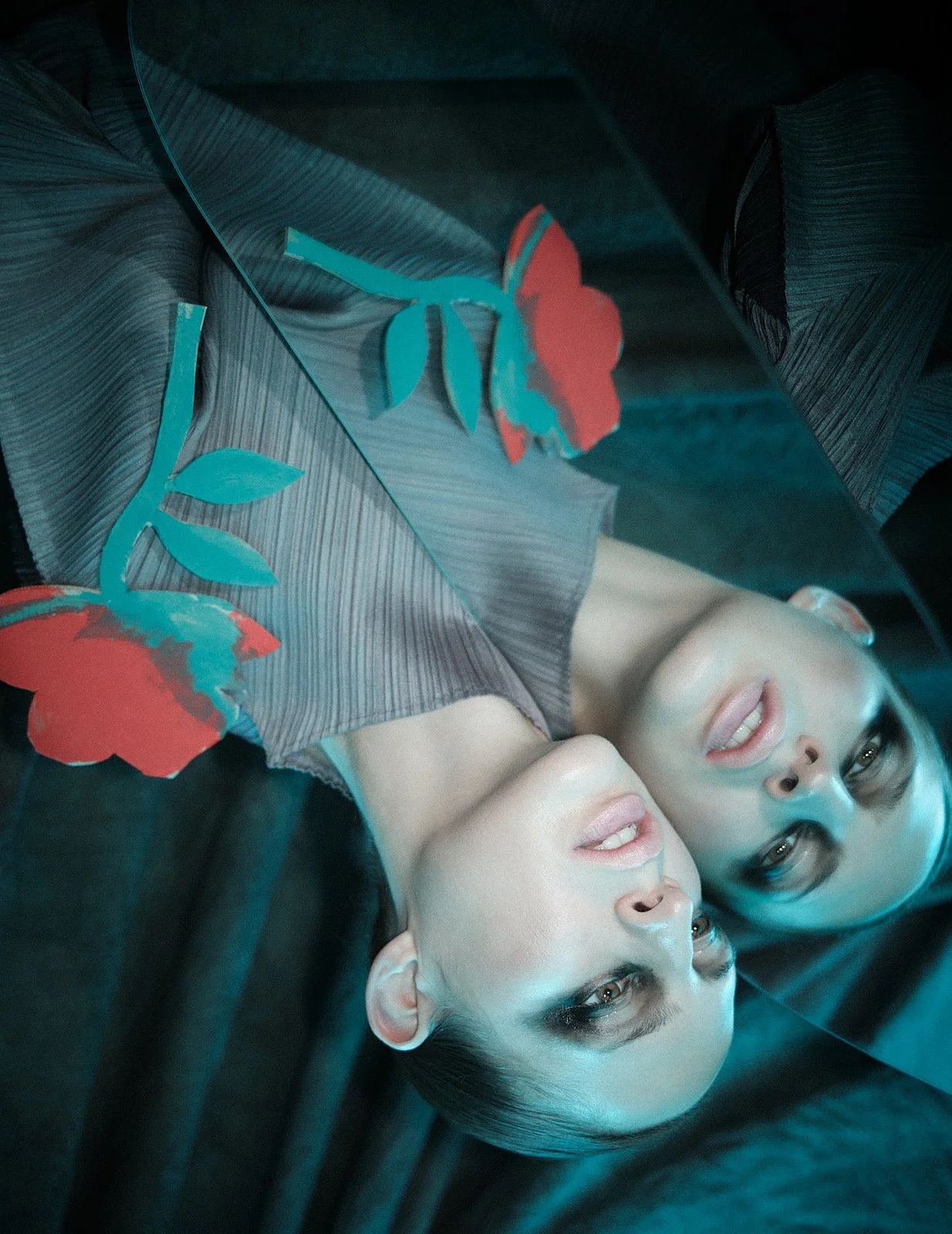 NAOMIELAAN_MIRRORMIRROR_BELLA_MIRRORMIRROR_NAOMIELAAN_BELLA_f.jpg