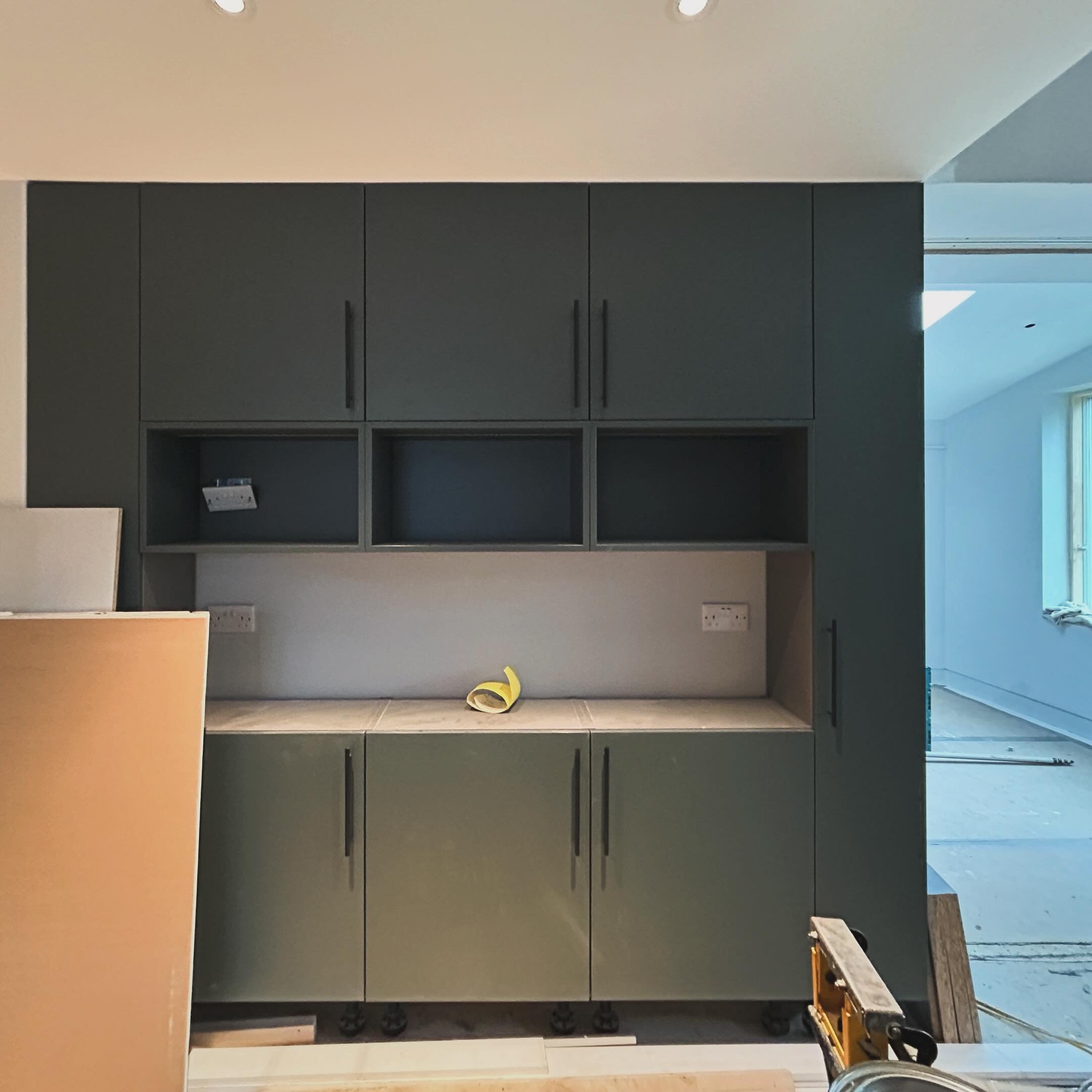 It&rsquo;s the end of another week and it was great to see one of our own bespoke designed kitchens being installed in Cambridge this afternoon. We can&rsquo;t wait to see it come together with the beautiful Douglas Fir panels and green slate worktop