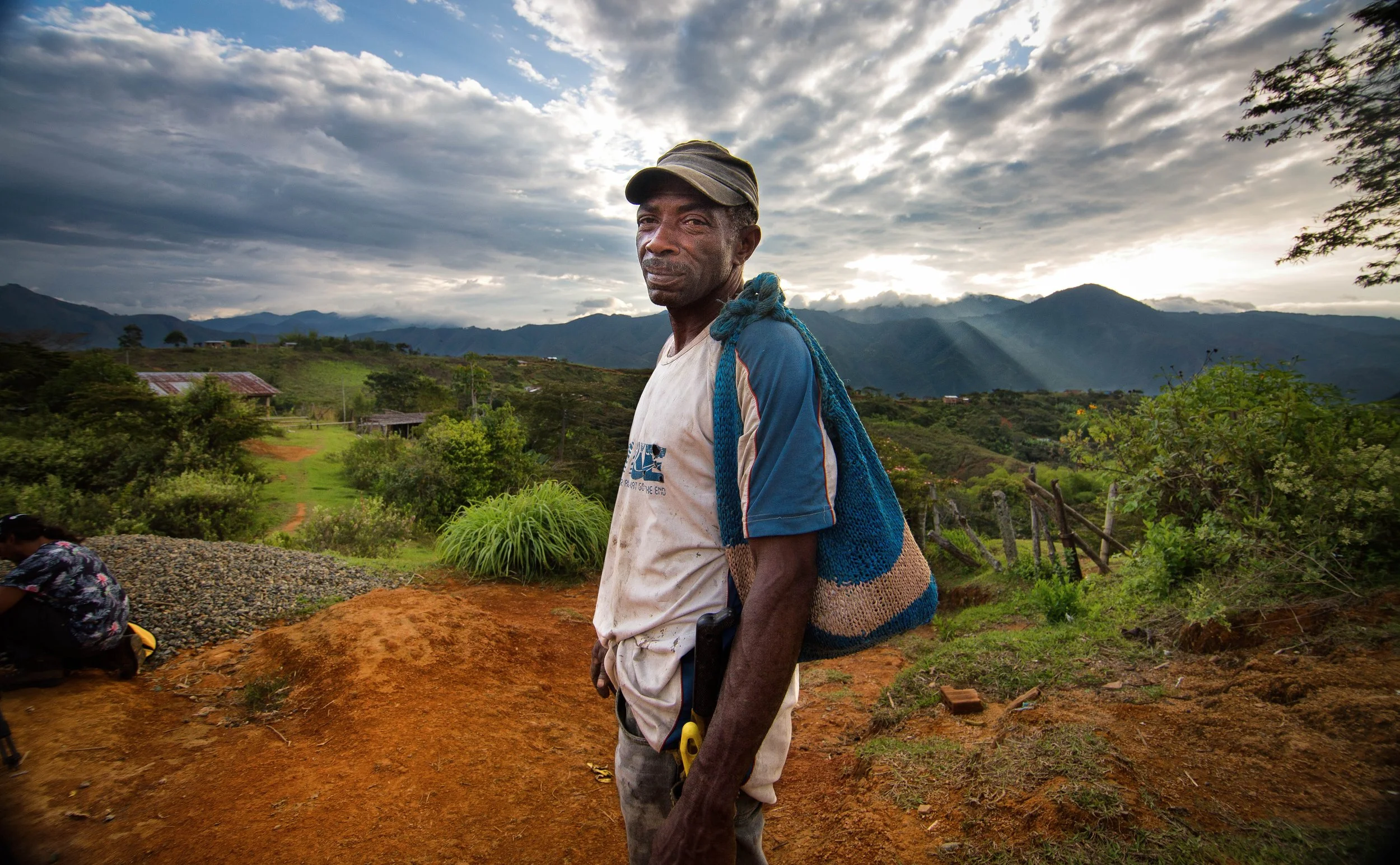 Caficultor en el atardecer.JPG