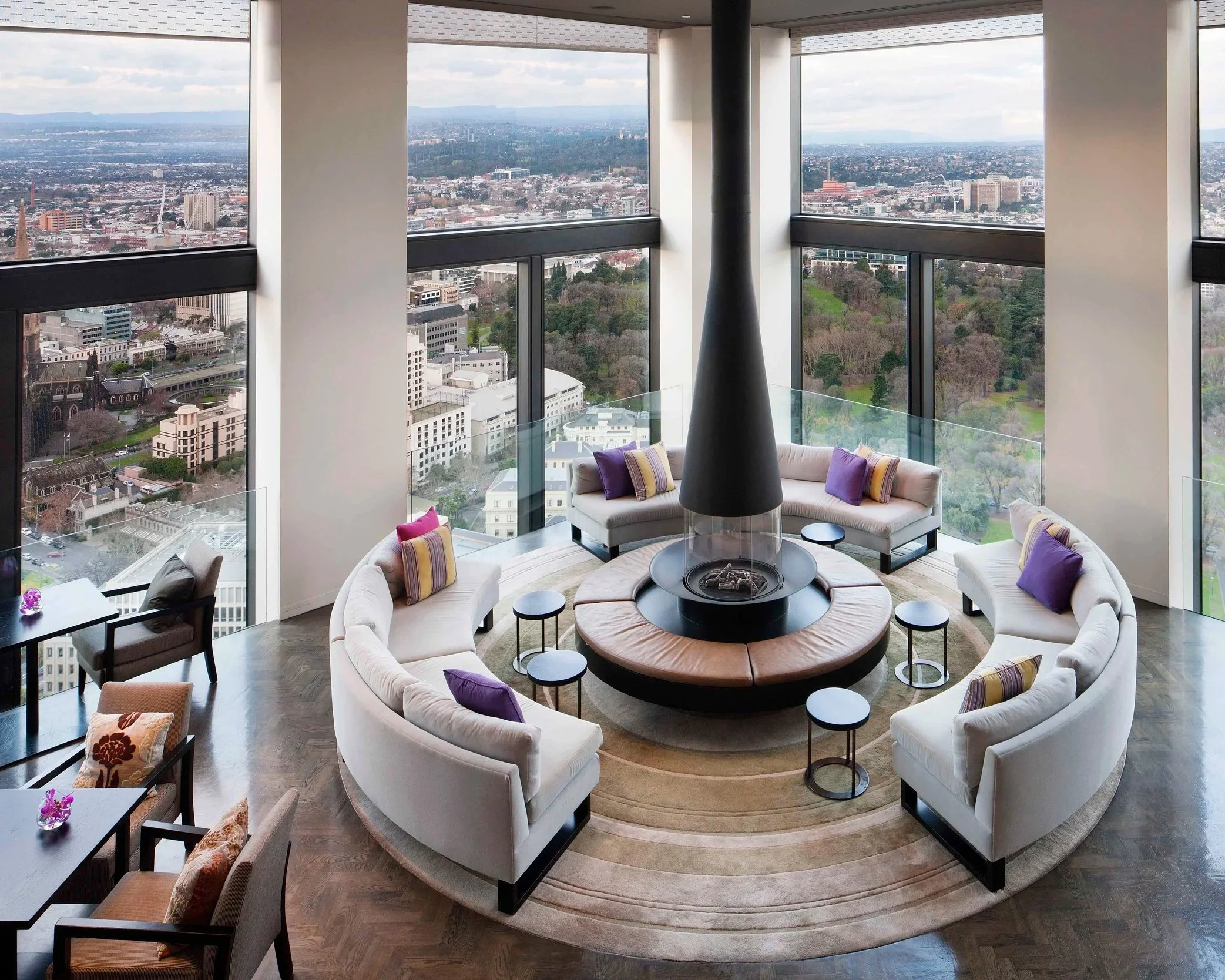 Club+Sofitel+at+Sofitel+Melbourne+On+Collins+-+Fireplace+Area+2.jpg