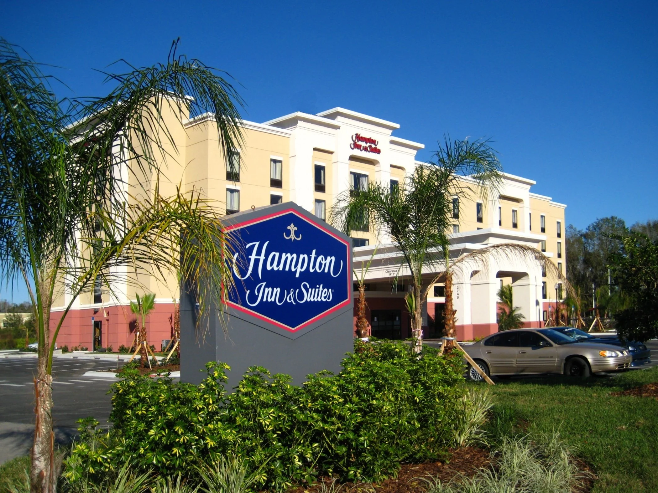 Hampton Inn & Suites Pic.jpg
