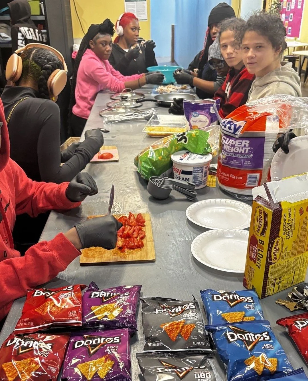 Throwback Thursday to when Castle East students putting their skills to work and making walking tacos along the way!⁠
⁠
#CastleEast #StudentSuccess
