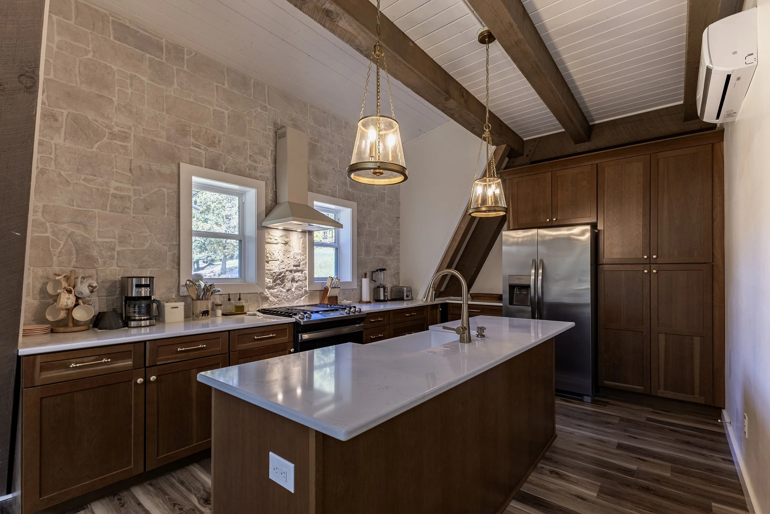 355 S River Hills Rd-19.jpg