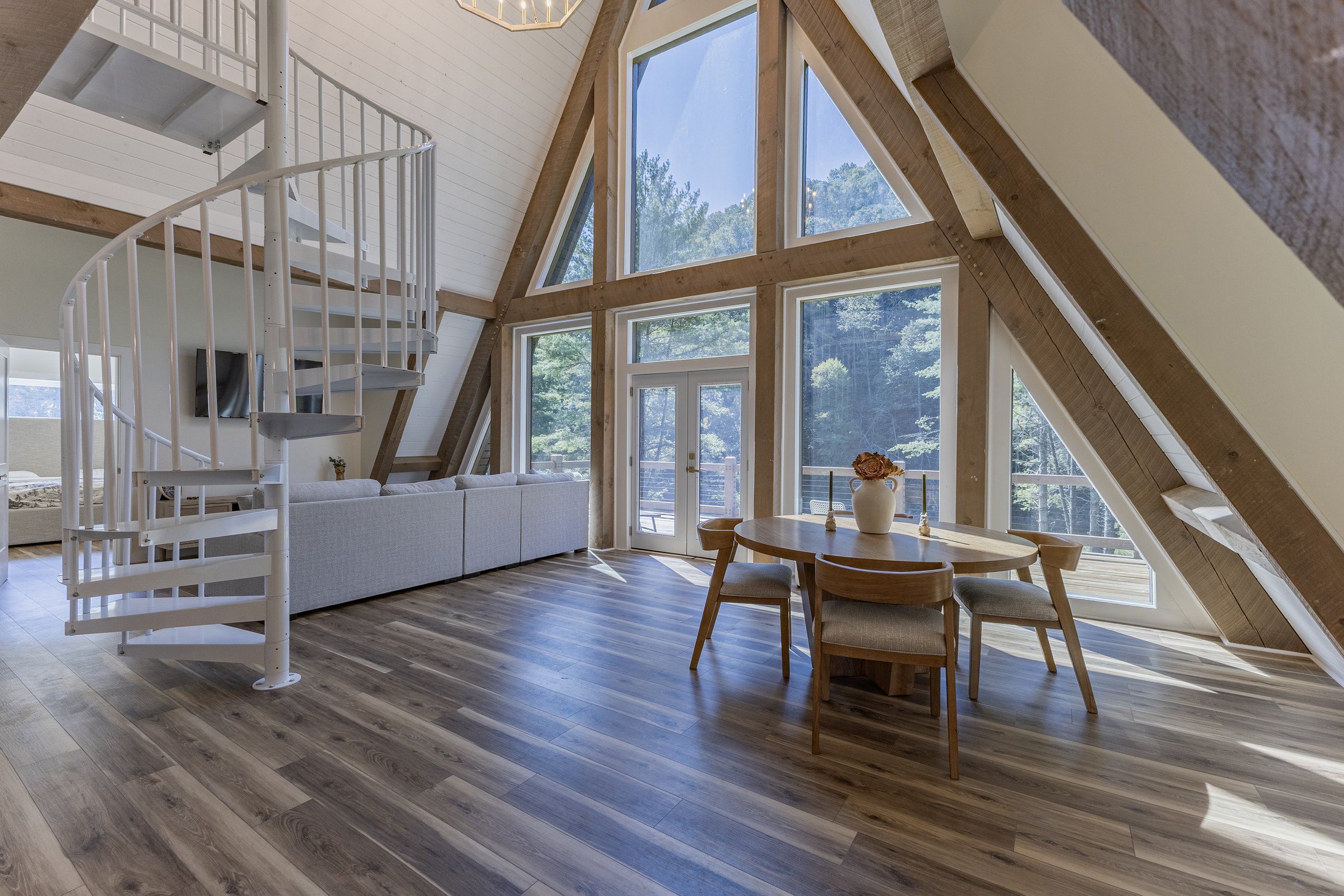 355 S River Hills Rd-5.jpg