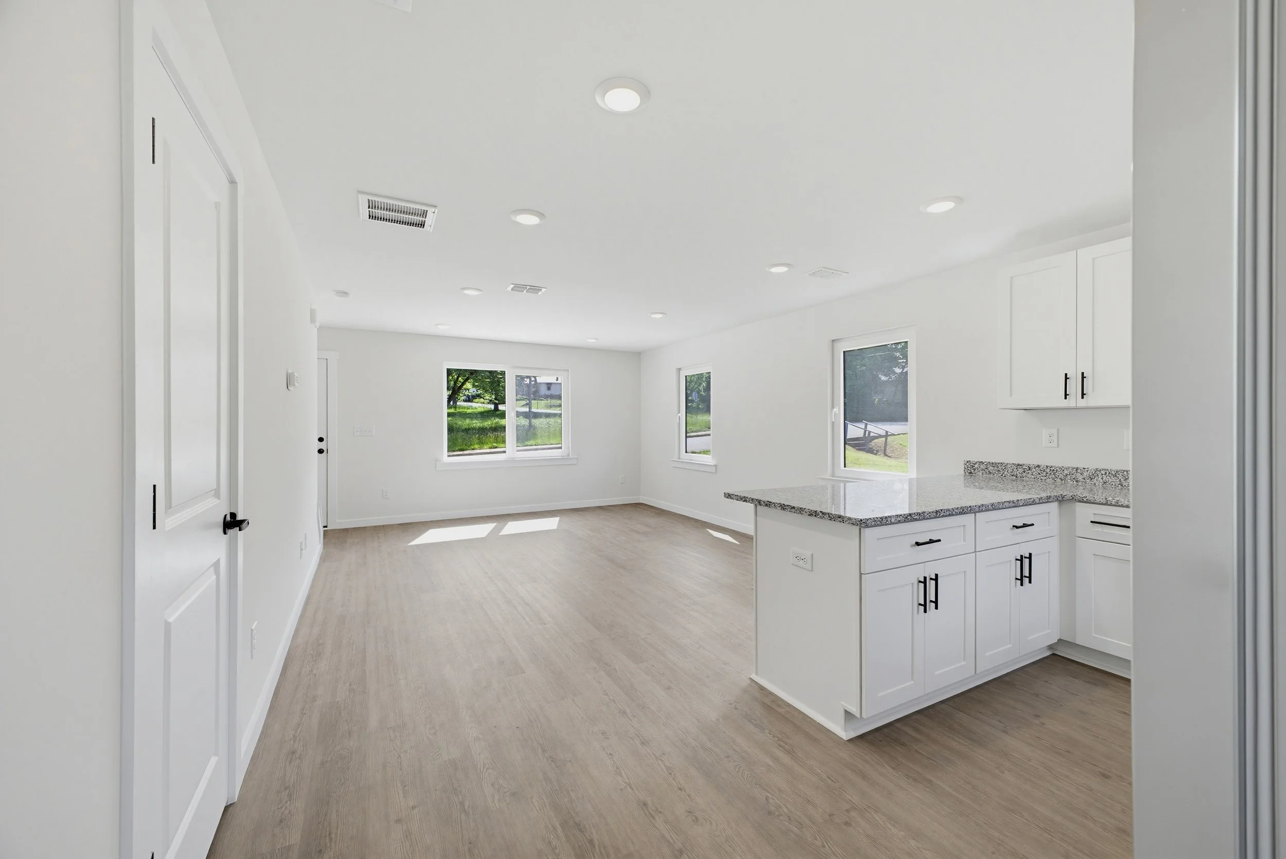 16-print-244 S Caldwell Ave-16.jpg