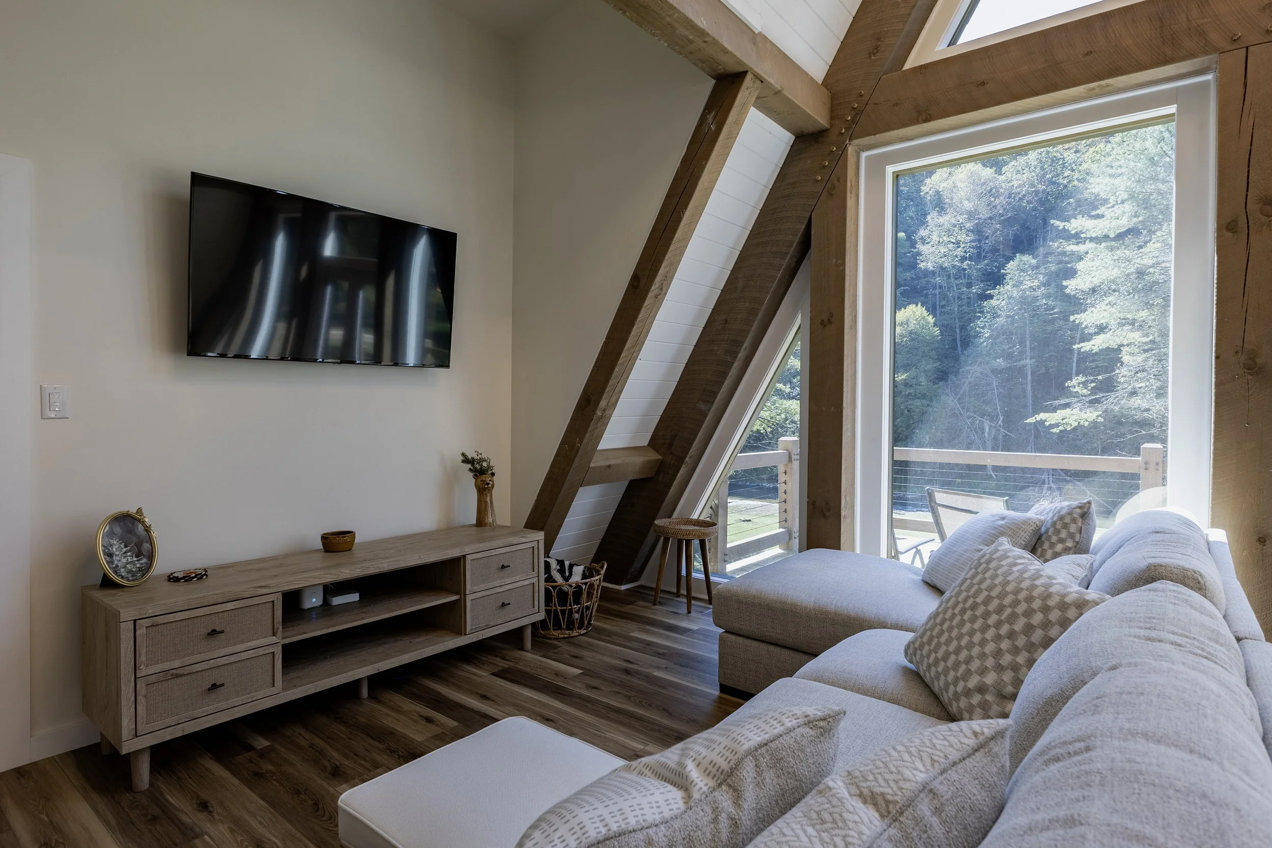 355 S River Hills Rd-16.jpg