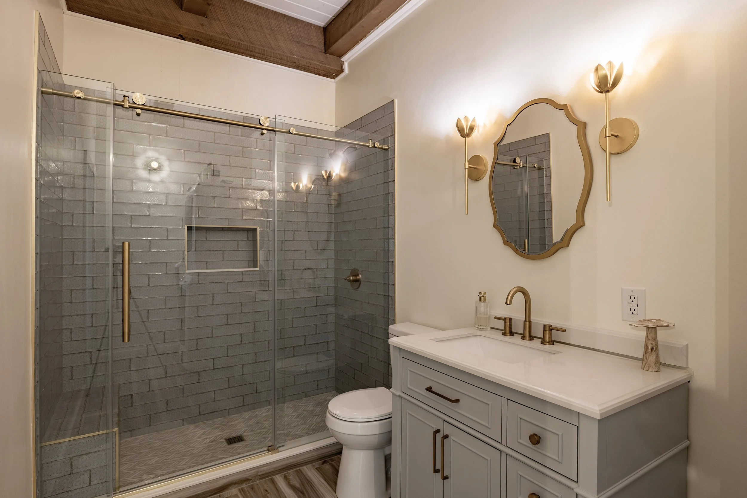 355 S River Hills Rd-30.jpg