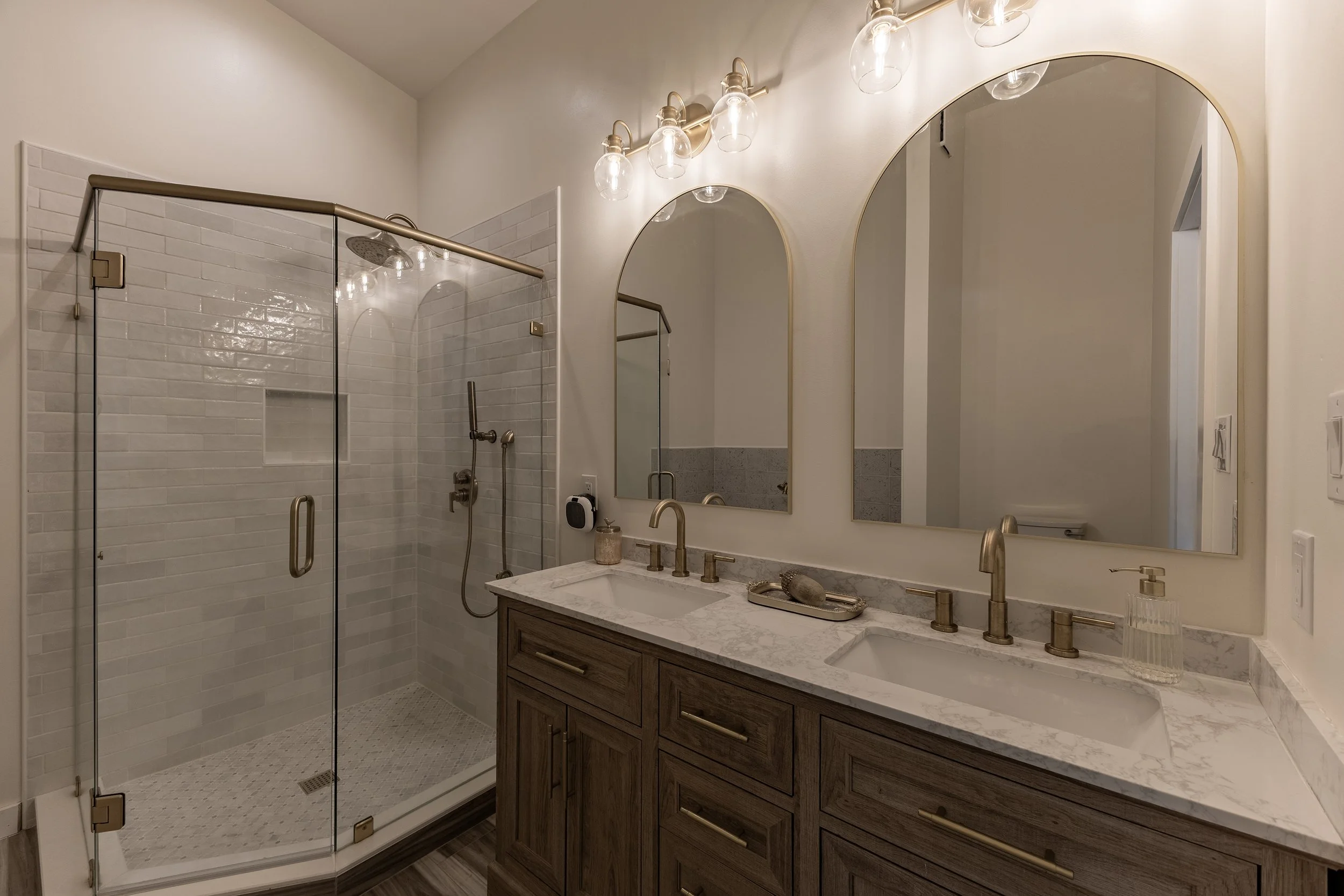 355 S River Hills Rd-47.jpg