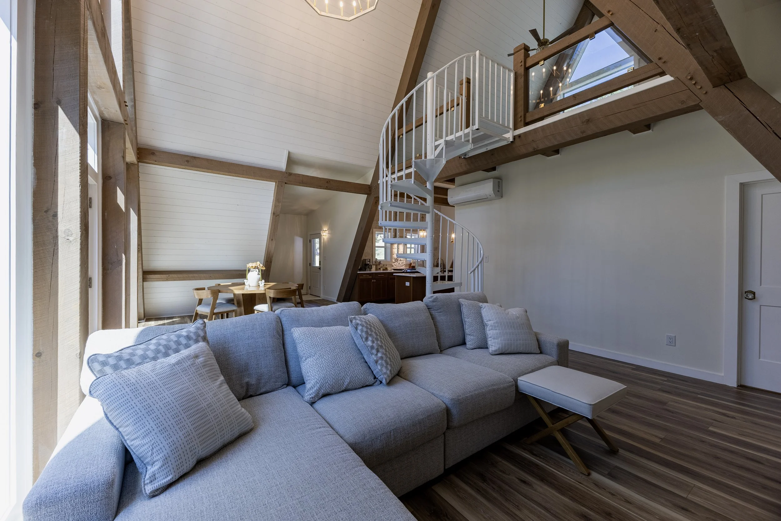 355 S River Hills Rd-18.jpg