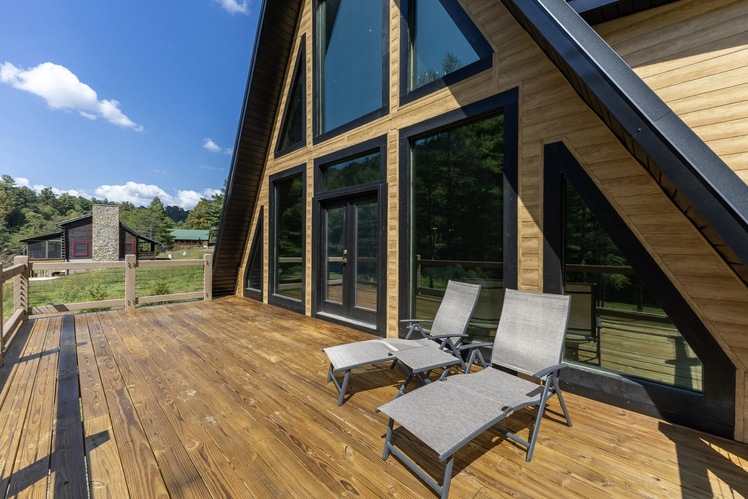 355 S River Hills Rd-1.jpg