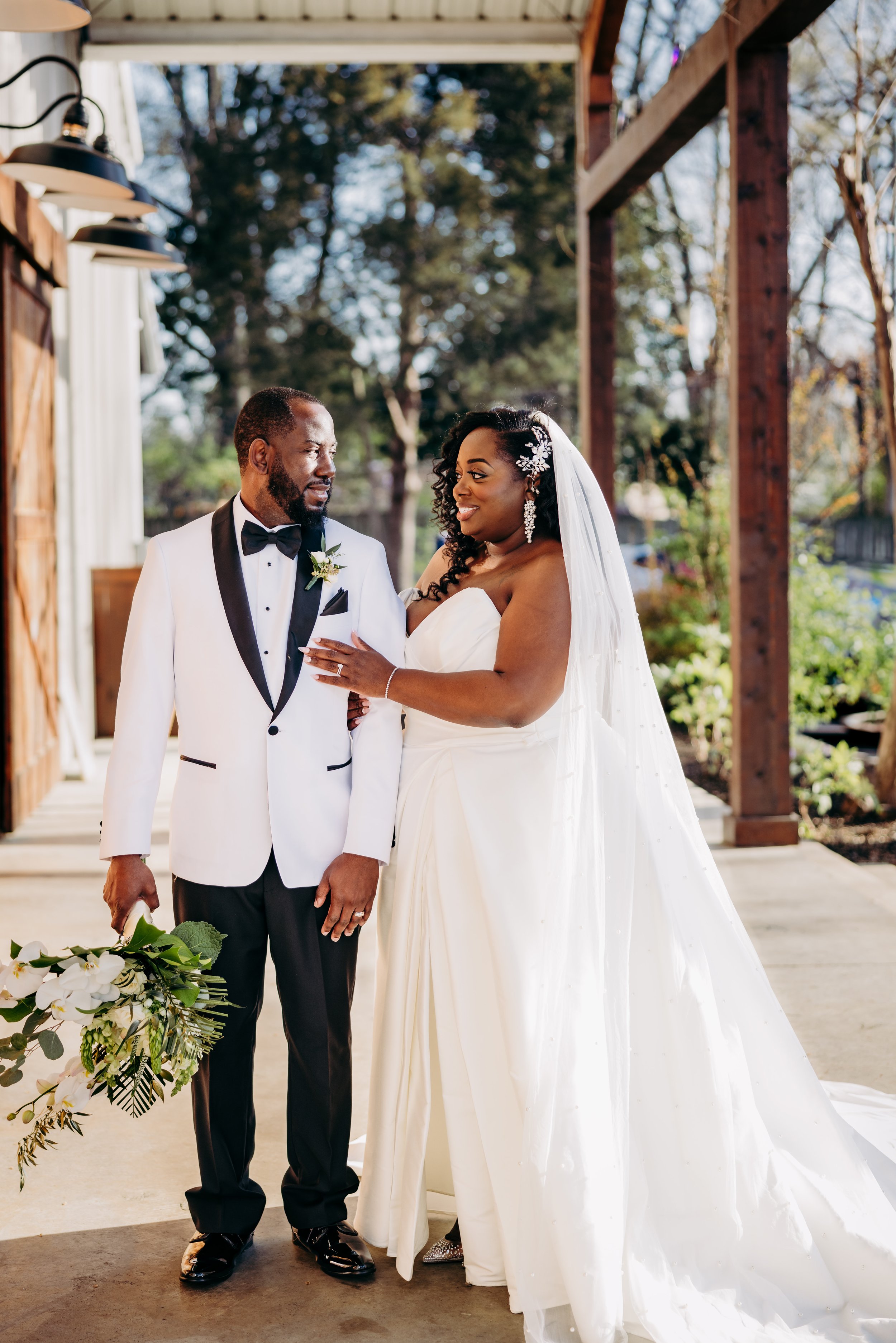 Gorgeous Spring Wedding at Avon Acres | The Stornes