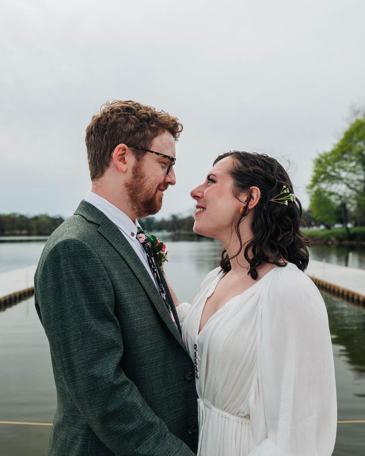 I had the absolute pleasure of capturing Elana &amp; Ryan&rsquo;s Wedding this past weekend.  I love the casual but colorful and quirky feel of their Spring wedding.  And these photos were just from the outside (wait til you see the reception decor).