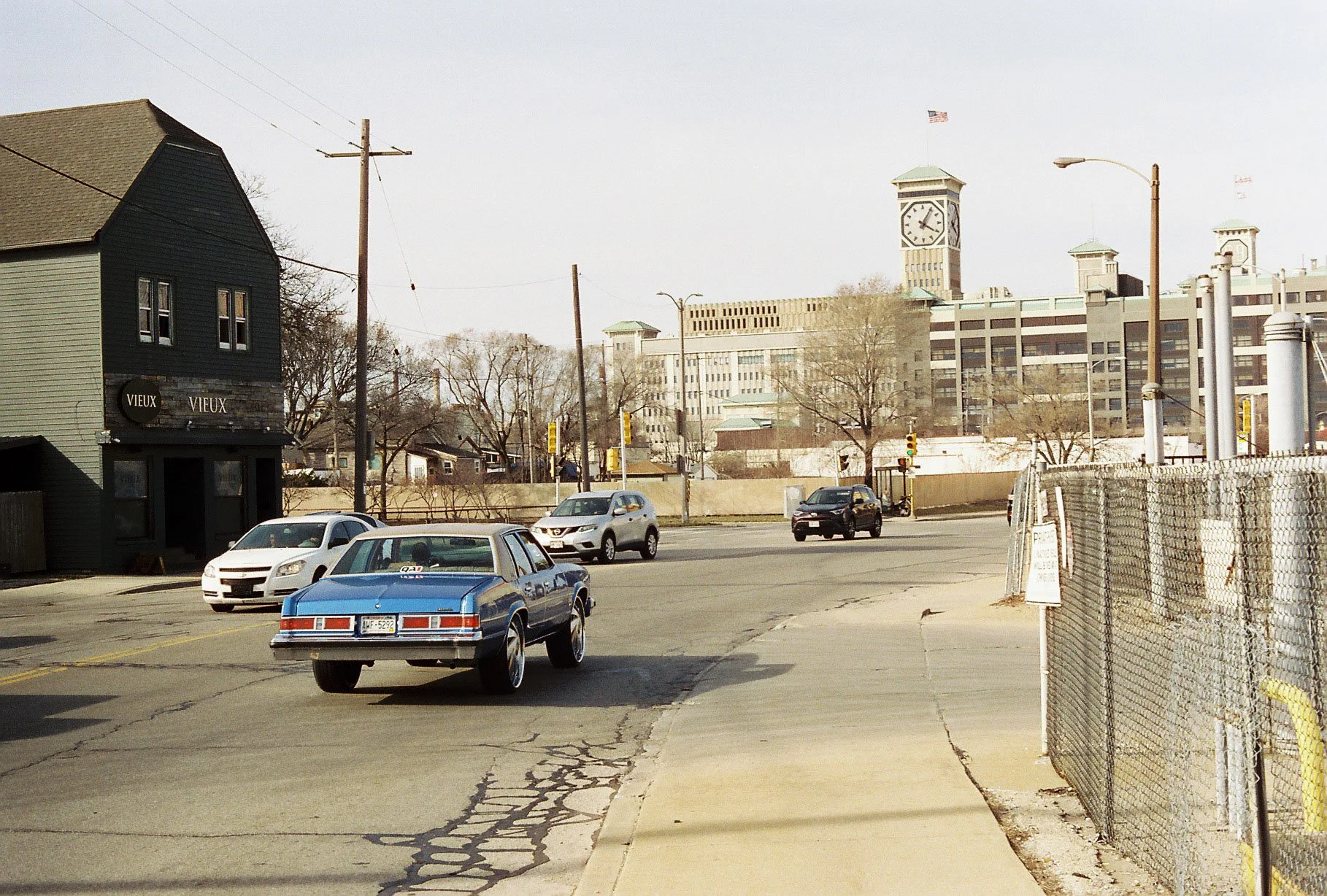 📸:#MinoltaSRT101 🎞: Cinestill400D