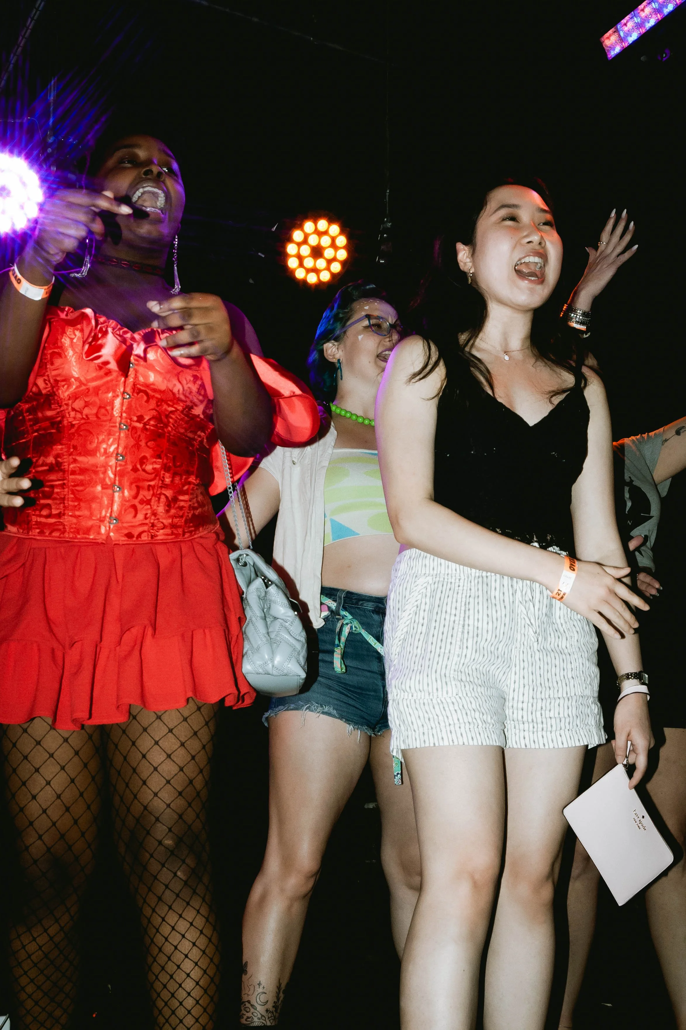 BroadwayRaveHouston-06-26-49.jpg