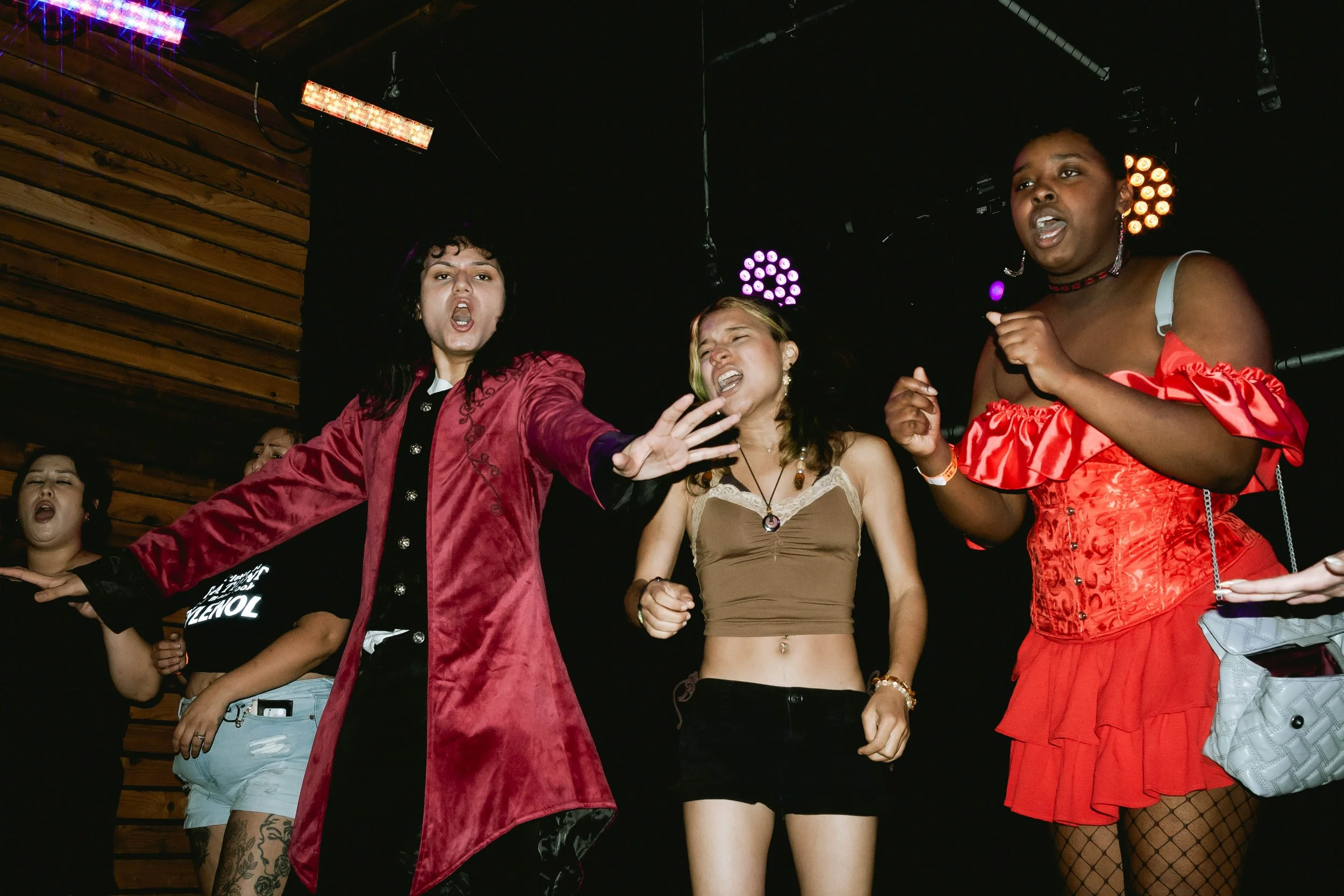 BroadwayRaveHouston-06-26-56.jpg