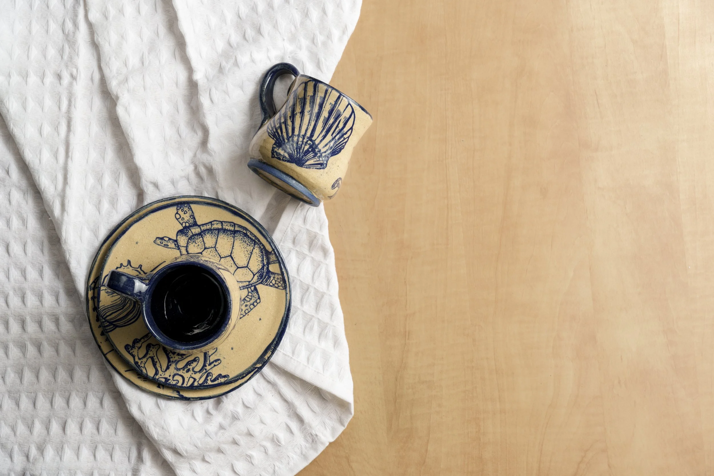 StephWills_CupsPlatesMugs2025_002.jpg