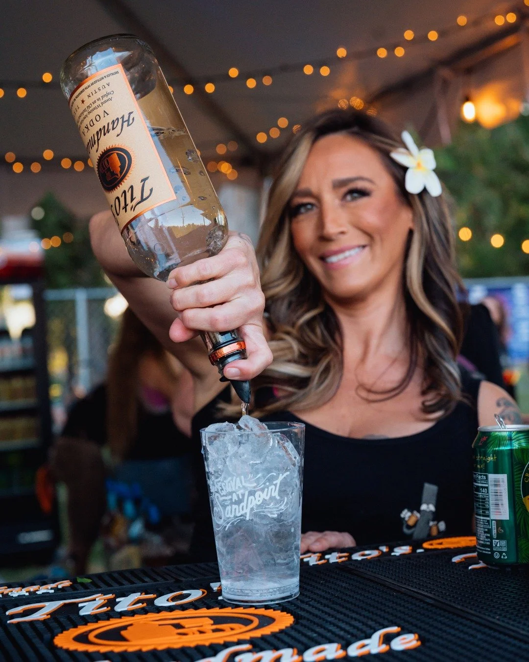 Do you have experience in bartending, food service, or retail / Square POS? You would be a great fit to help at the bars at our 2026 Summer Series! 

We are looking for volunteers for the following roles: bartenders, bar backs/runners, cashiers, and 