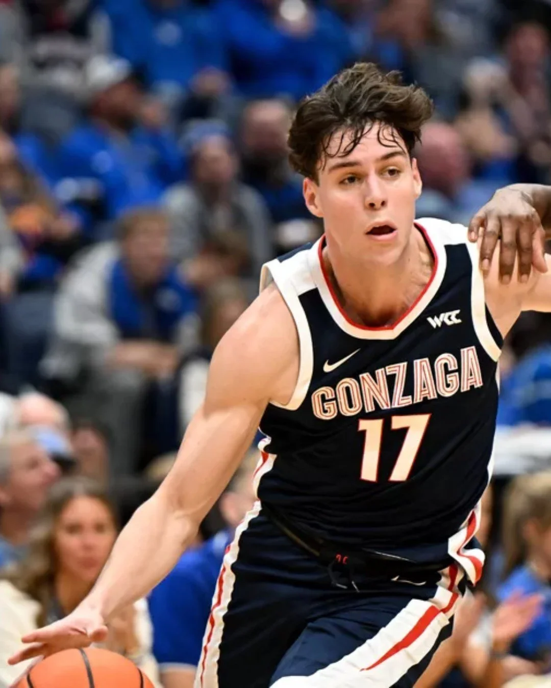 Are you or a fan of live sports? Our Ultimate Spokane Sports Package combines the excitement of a Spokane Chiefs hockey game and the energy of a Spokane USL soccer game with exclusive Gonzaga memorabilia.

The package includes:
🏀 Basketball Signed b