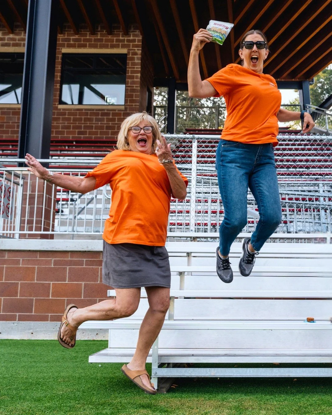 @winter_ridgenaturalfoods and @officialdrinkh2o had our 2026 Summer Series volunteers jumping for joy with their generous donations of water and snacks! 🤩🤸

Please join us in giving them both a HUGE thank you for fueling and hydrating our over 300 